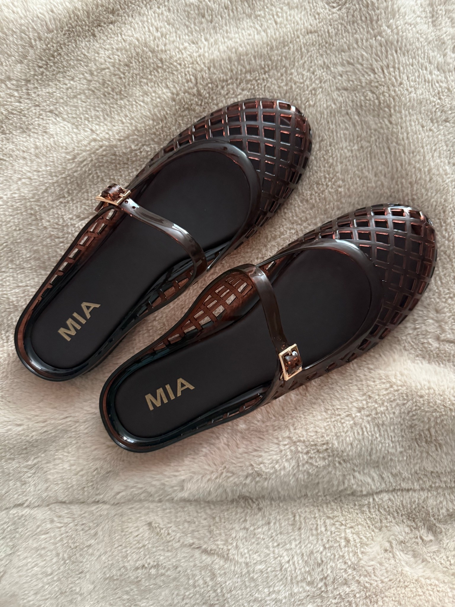 Cutest jelly find yet!

#LTKootd