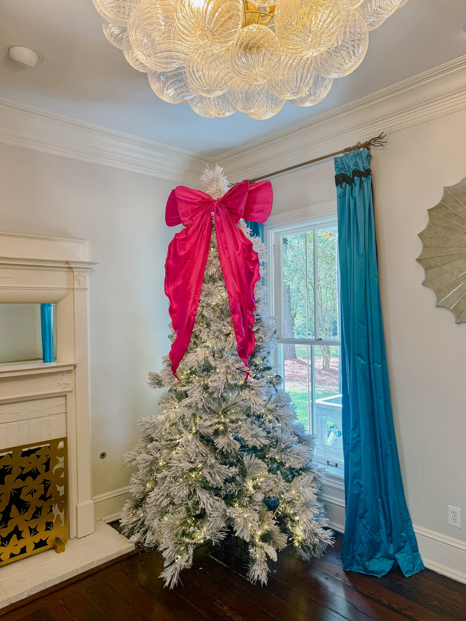 Satin hot pink bow topper and vickerman flocked tree 