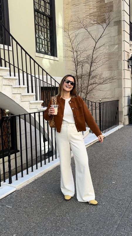 Another look at these wide leg - but not too baggy- ecru jeans. They come with a wrap belt but I’ve been styling mine without it; they’re the perfect off white jeans and under $100.

Spring outfit idea
Ecru jeans
Wide leg jeans 
Sezane
Loft


#LTKSeasonal #LTKfindsunder100 #LTKVideo