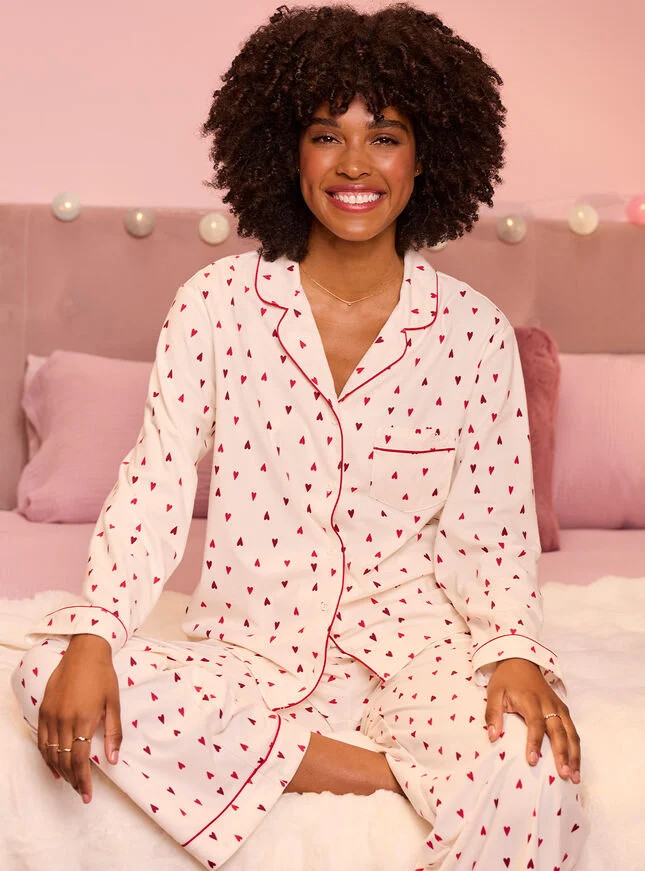 Red Heart Pyjamas In A Bag | Boux Avenue | Boux Avenue (UK)