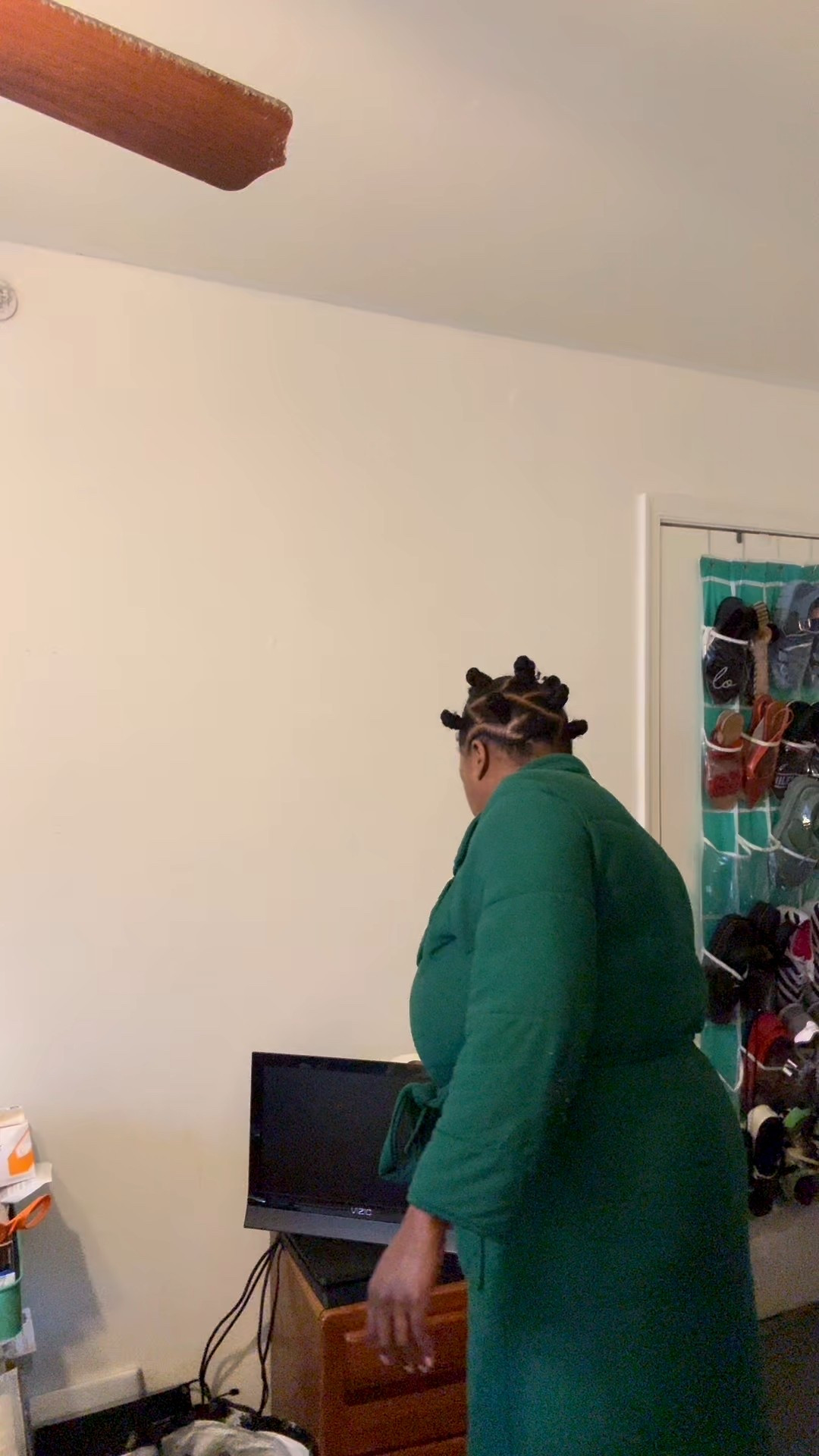 Let’s unbox this new brow tamer. I can’t wait to try with a fresh faced look. 