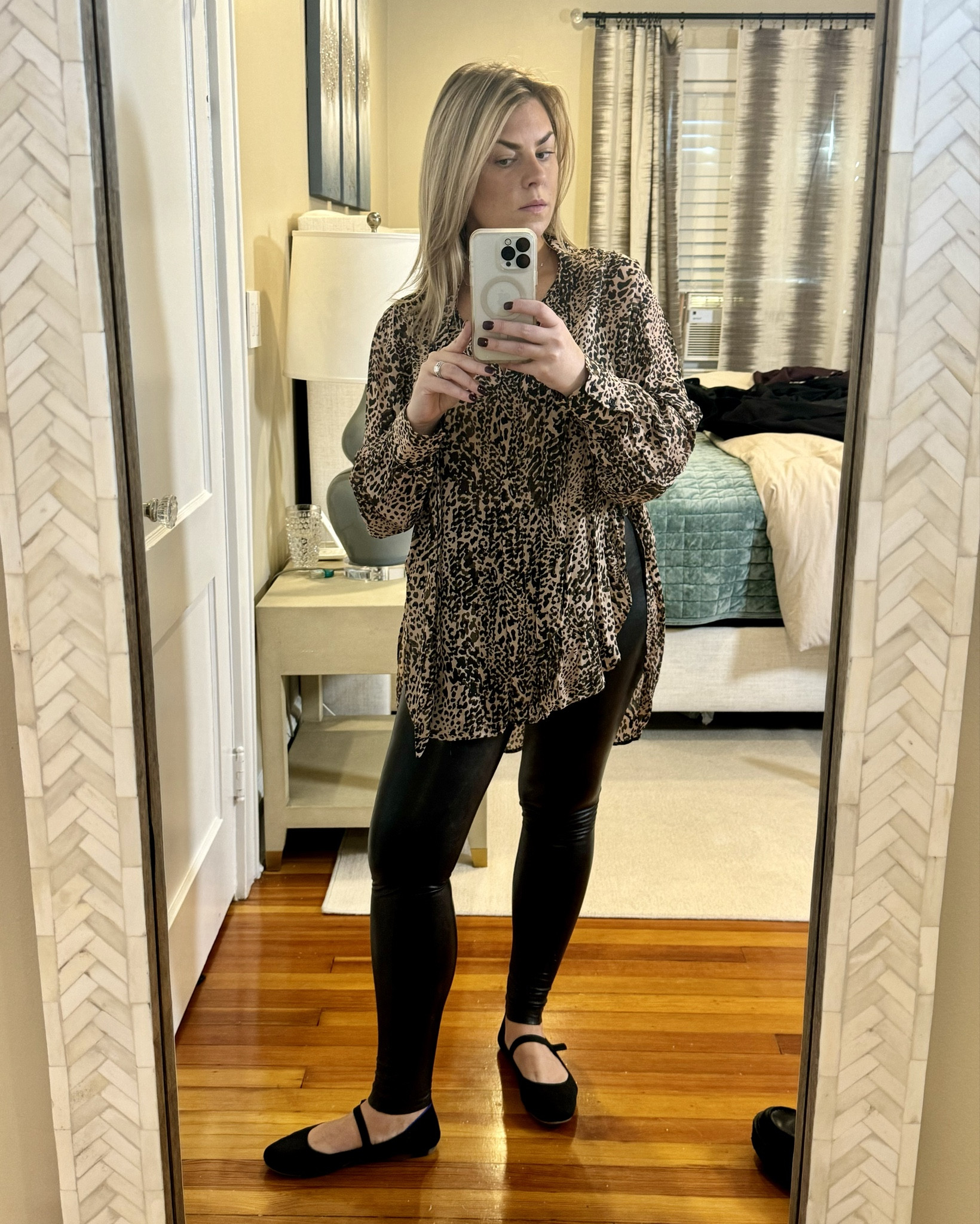 Little bit of leopard and my absolute favorite leggings by Commando! Much better than other brand in my opinion!!

#LTKWorkwear #LTKSeasonal