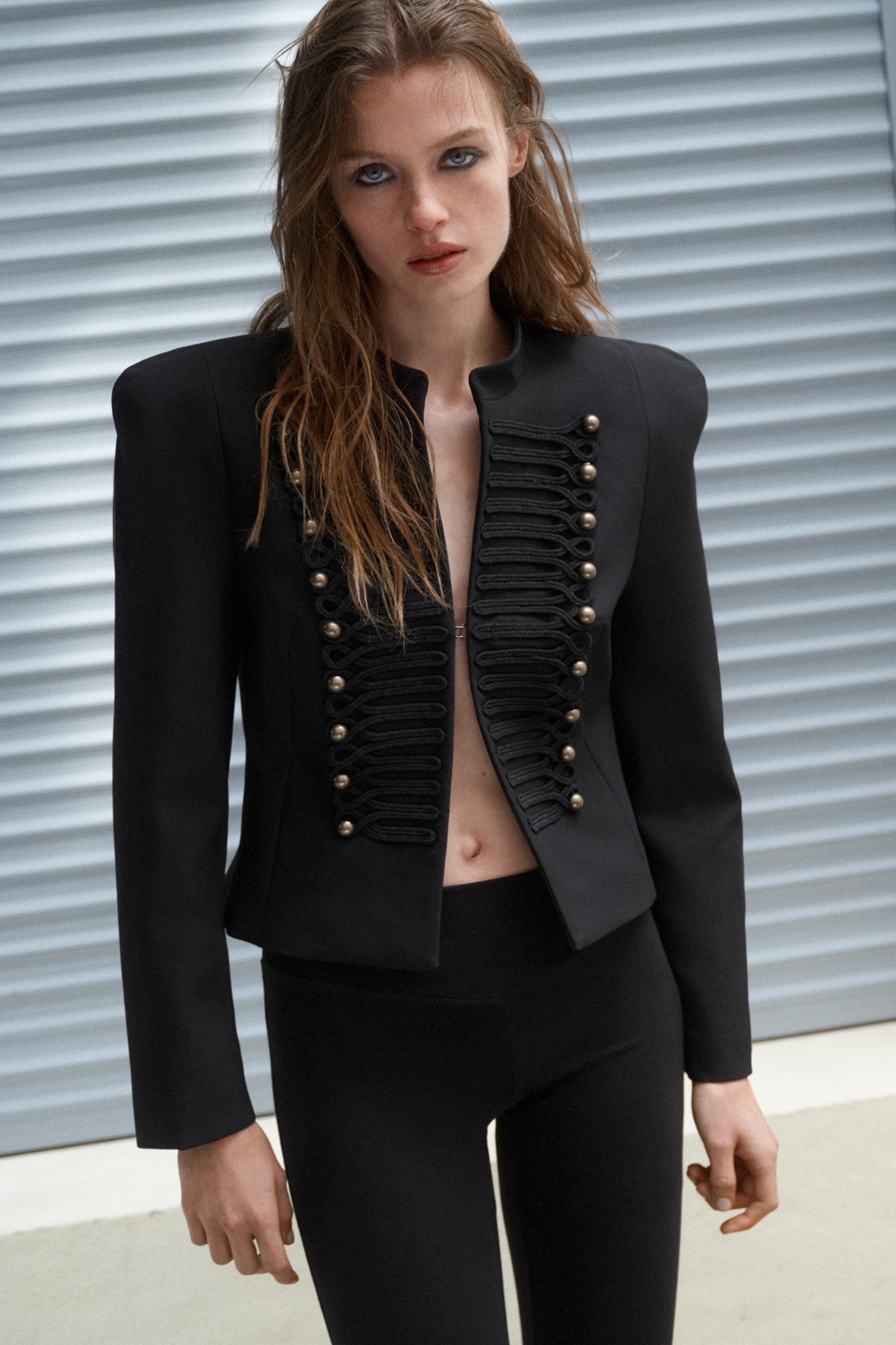 FITTED BLAZER WITH SHOULDER PADS | Zara UK