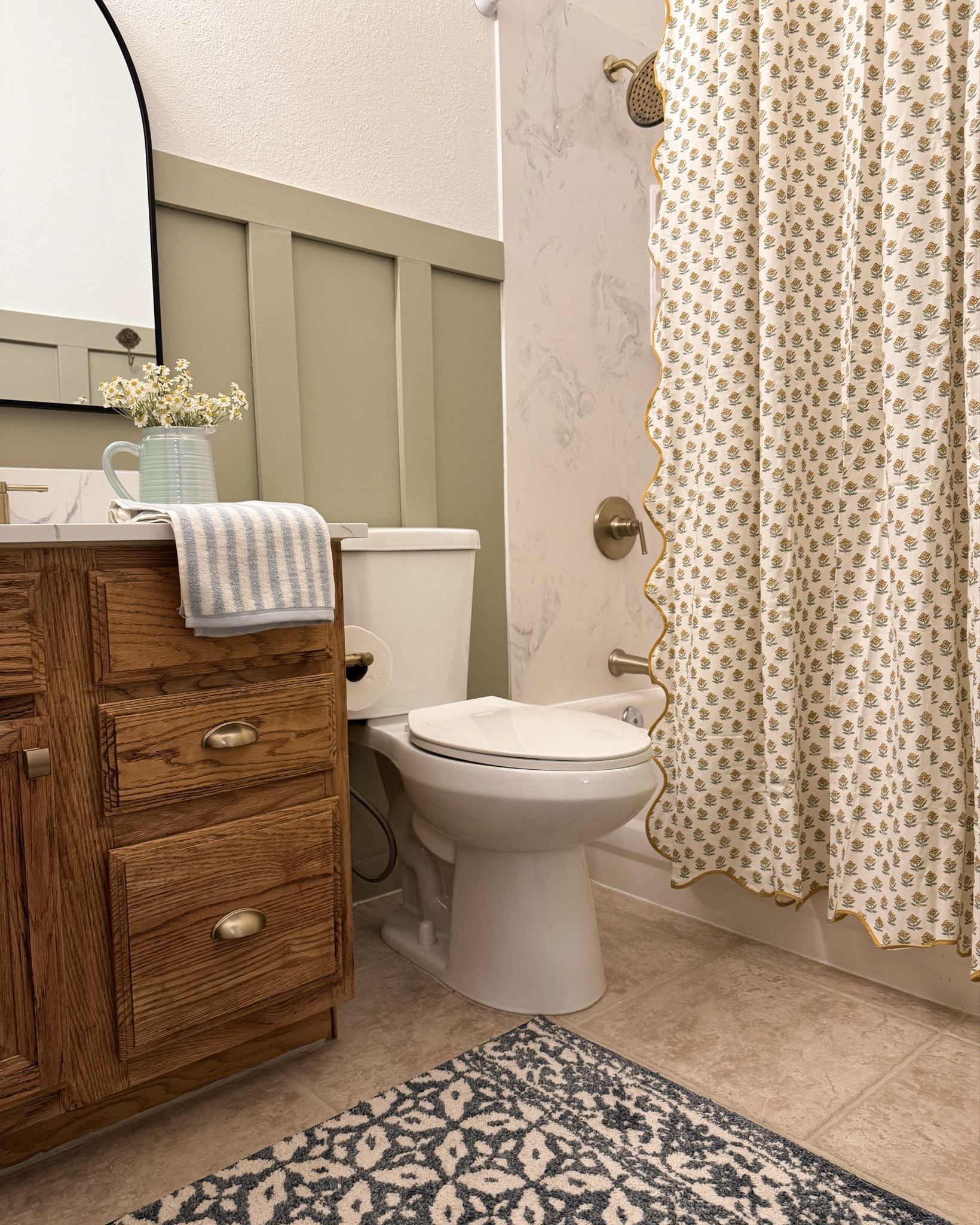 small bathroom design. small bathroom ideas. update oak cabinets. 

#LTKHome