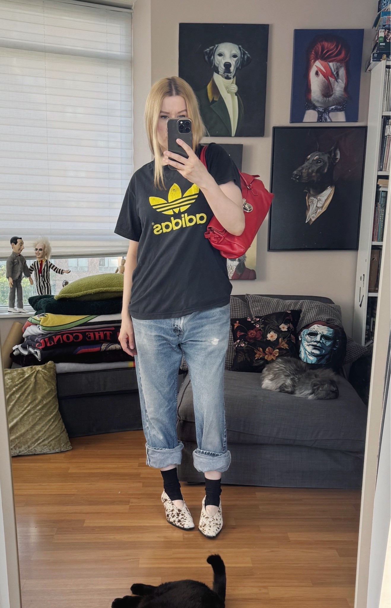 Almost caught up. 
T-shirt, jeans, and bag are vintage.

#LTKcanada #LTKsummer #LTKstyletip