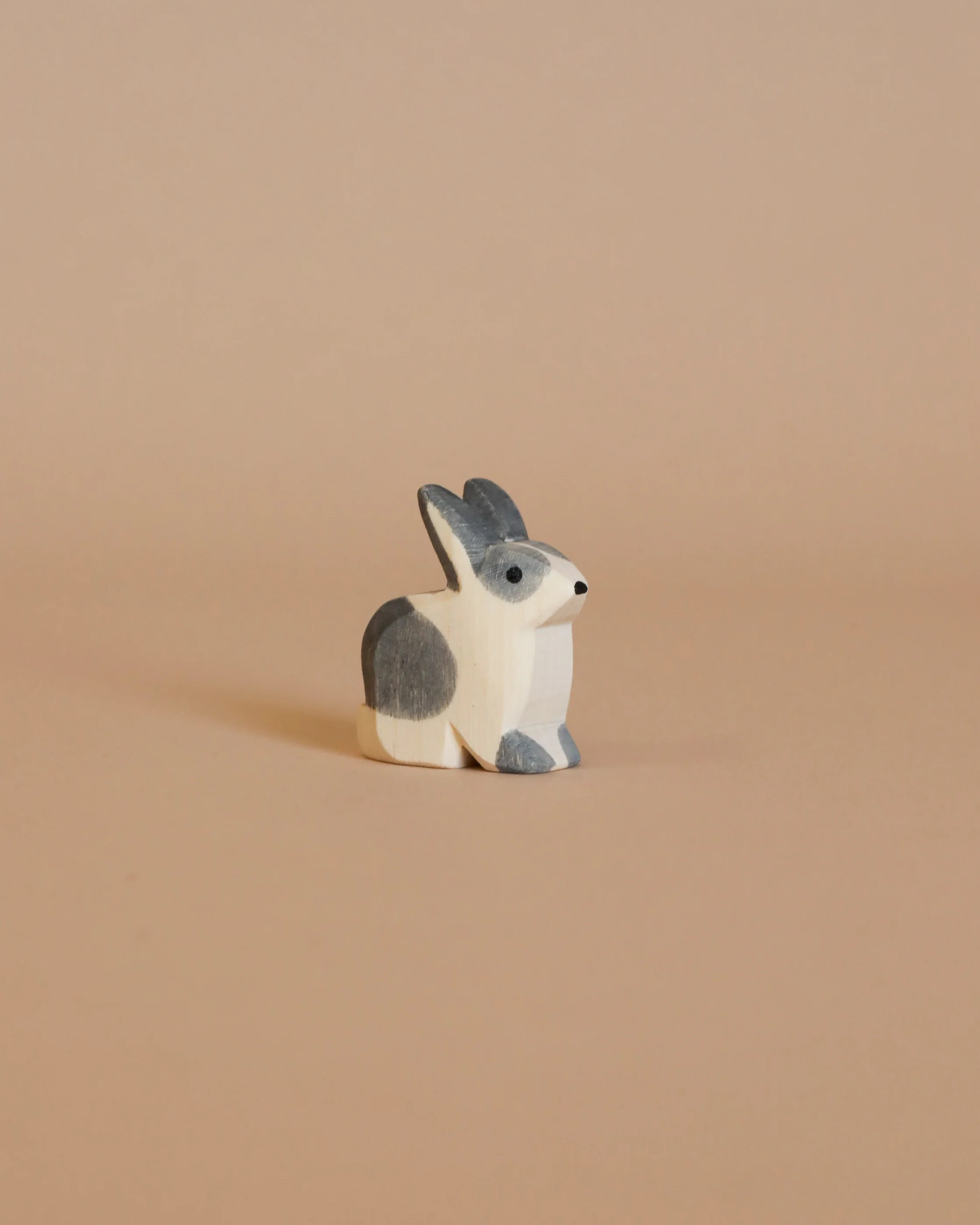 Ostheimer Black & White Rabbit - Sitting | Odin Parker