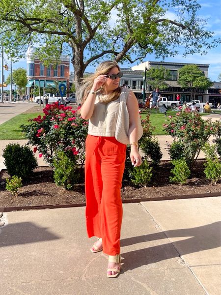 Posting these bright pants I wore over the weekend to brighten up the gloomy week we’ve been having! 🧡🍊🔸

#LTKSeasonal