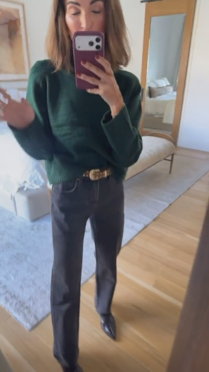 another favorite lair of abercrombie denim in this slightly faded black wash 🫶🏼 such flattering denim i am obsessed with!

#LTKSaleAlert