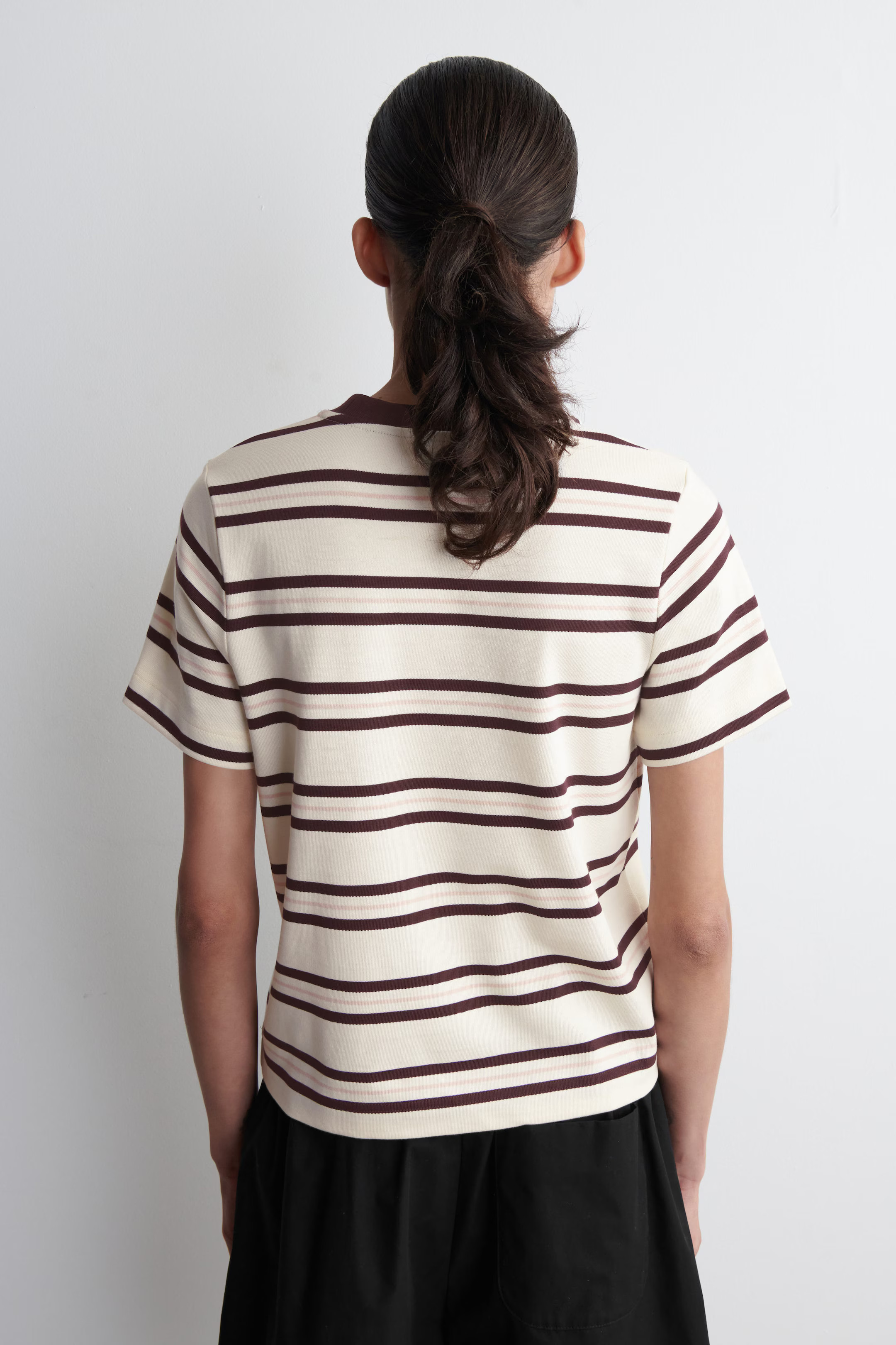 CLEAN CUT REGULAR T-SHIRT - WHITE / BURGUNDY / STRIPED | COS GB | COS UK