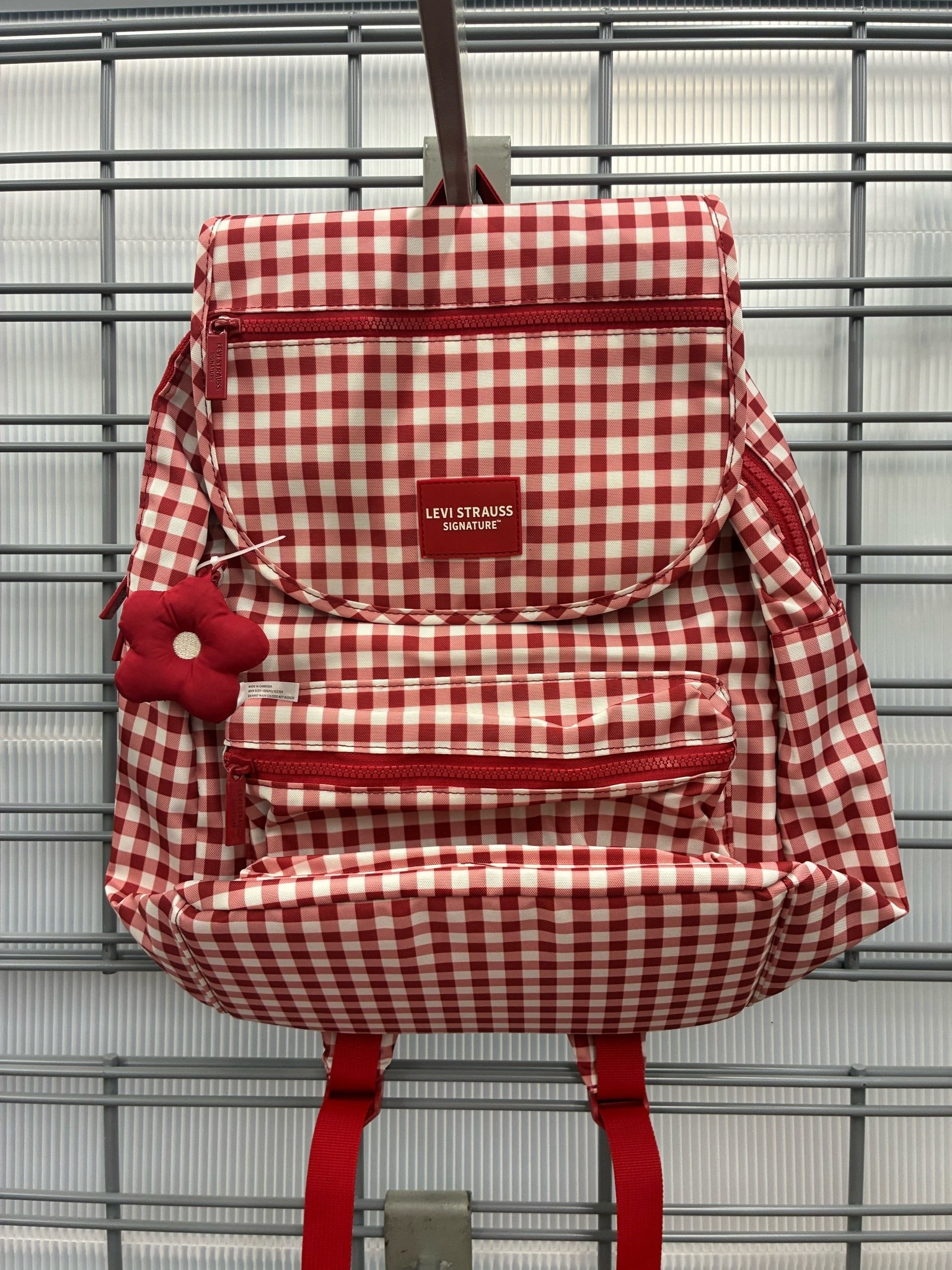 This red gingham backpack is so adorable!
