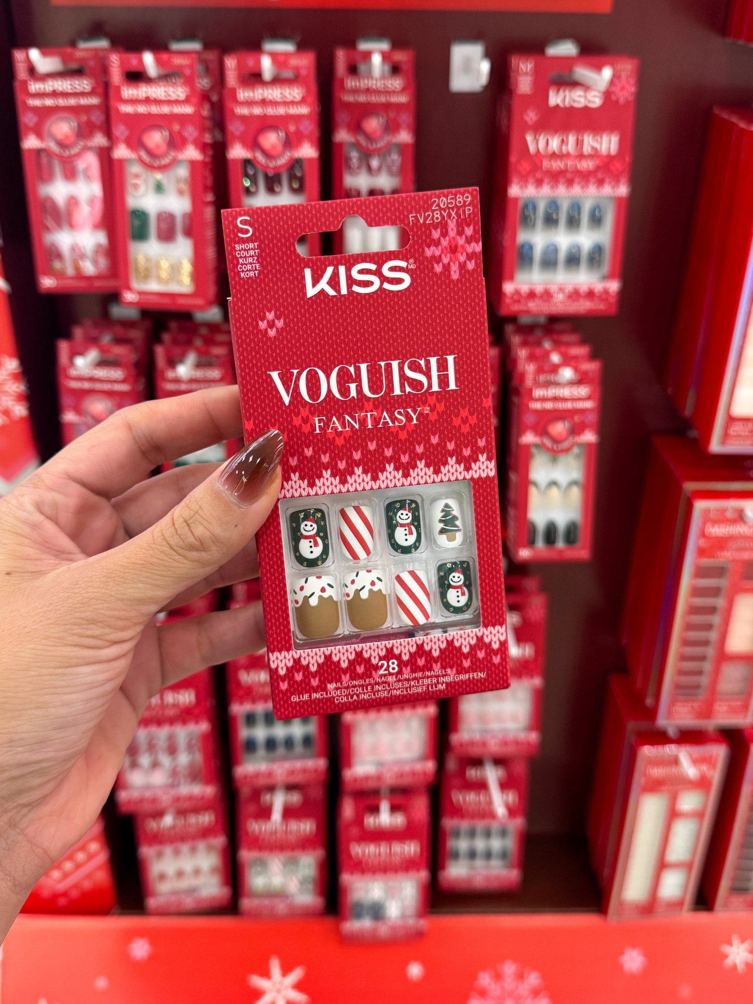 Kiss Holiday Christmas Nails 

#LTKHoliday #LTKGiftGuide #LTKBeauty