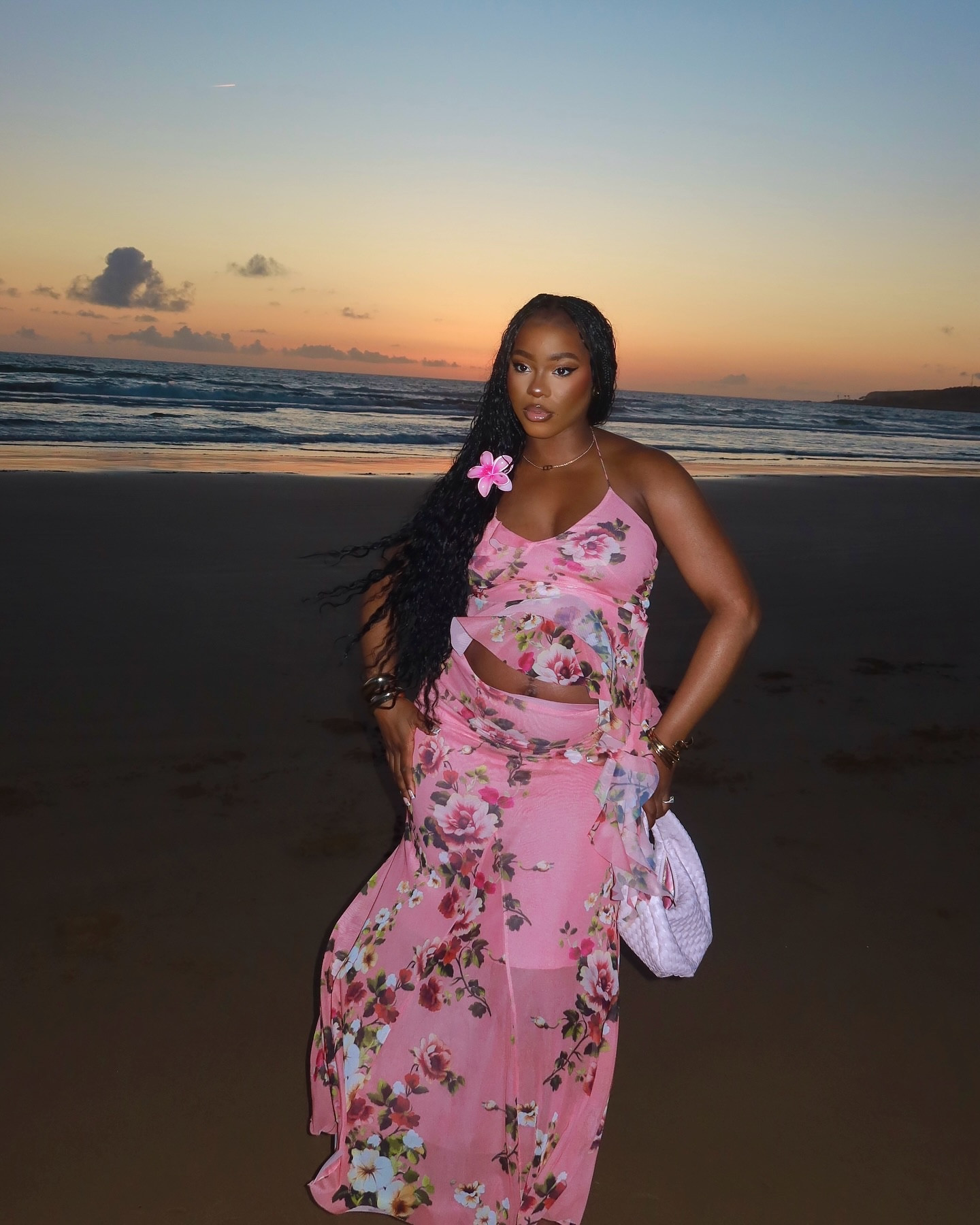 If we take off now we can catch the sun ☀️