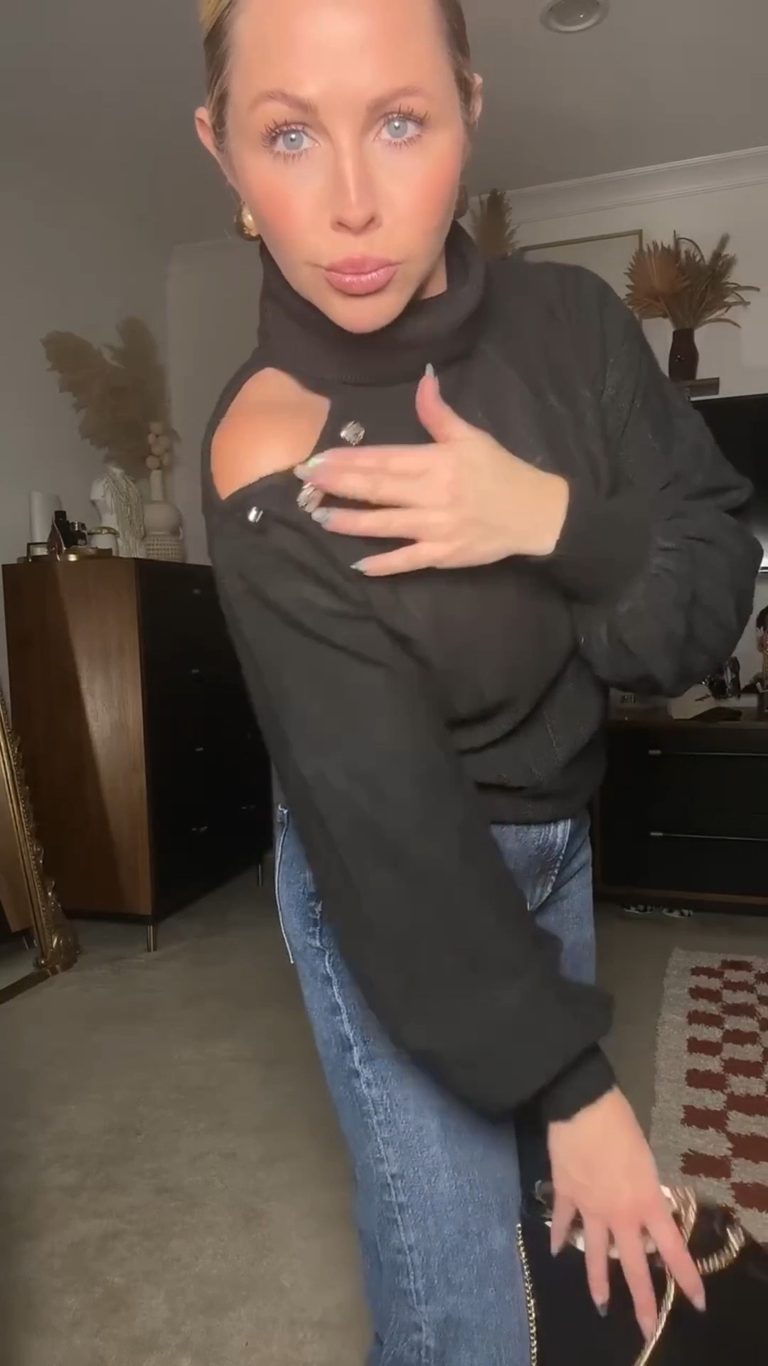 The top, the bag, the heels… I CANNOT 🔥

When I saw someone wearing this on TikTok, I just had to have it! It’s giving classy, but ooohh look at that shoulder! And it’s on sale?! AND it’s under $15?! Take my money 💸 it’s also in white and I’ve linked both!

#winterfashion #datenightoutfit #shoecrush #walmartfashion 

#LTKFindsUnder50 #LTKSaleAlert #LTKstorytime