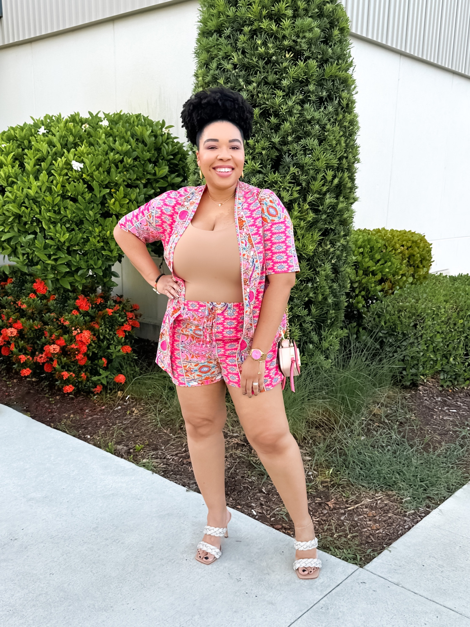 Love this pink set. I love that you can pair it with different shades of bodysuits underneath. I’m wearing a size XL in the set and M bodysuit.

#LTKstyletip #LTKcurves