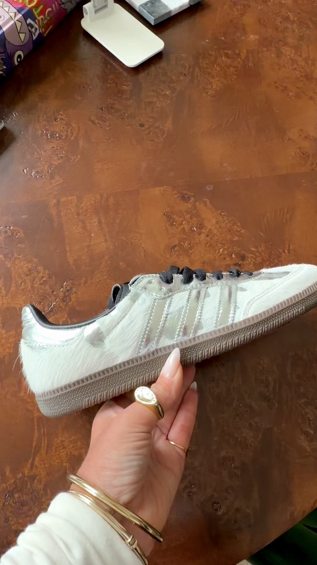 adidas has come out with some really nice sambas lately. So many styles with calf hair and metallics. They add a special touch to an otherwise basic sneaker.

@adidas #adidaspartner #createdwithadidas