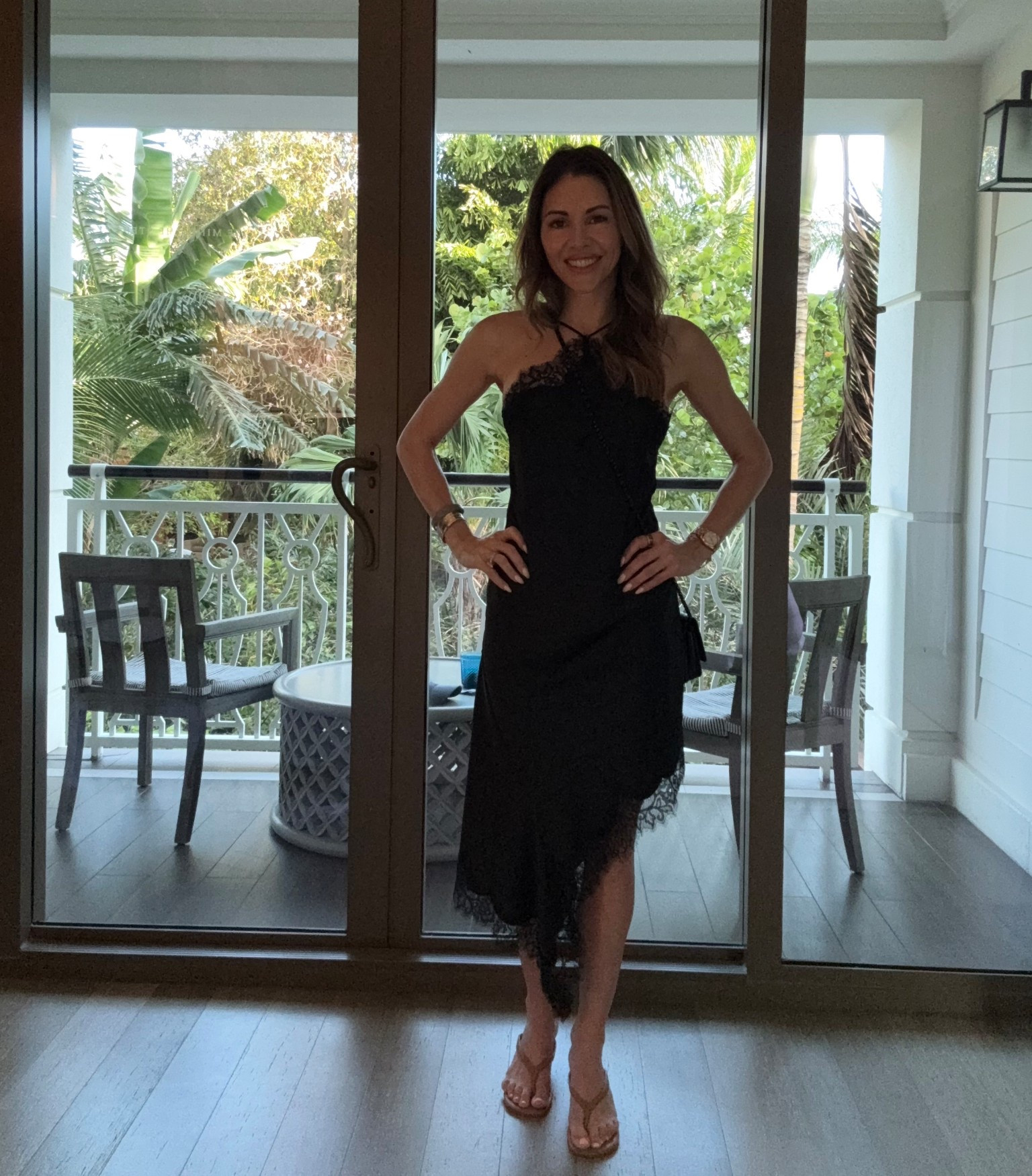Dinner look tonight 🖤
I’m obsessed with this Zara dress — the black satin + lace combo feels so elevated and feminine. The asymmetrical hem and halter neckline make it just a little different (in the best way).

Easy, chic, and perfect for a night out 🤍

TTS and such a good find ✨