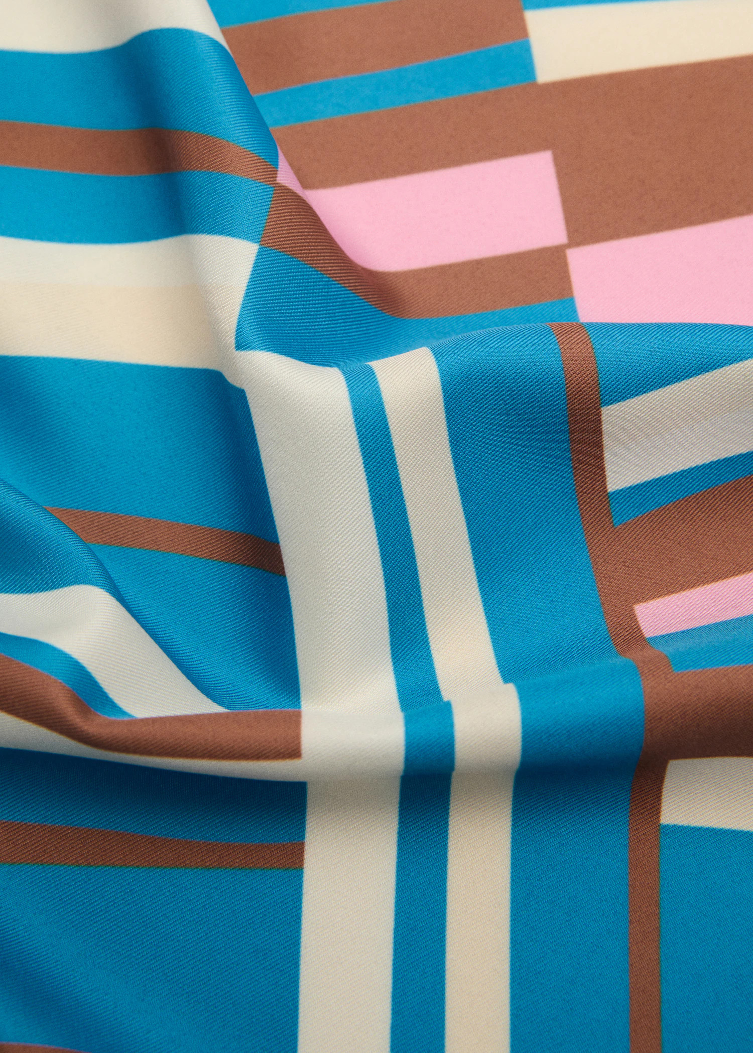 Abstract stripe-print scarf - Women | MANGO United Kingdom | MANGO (UK)