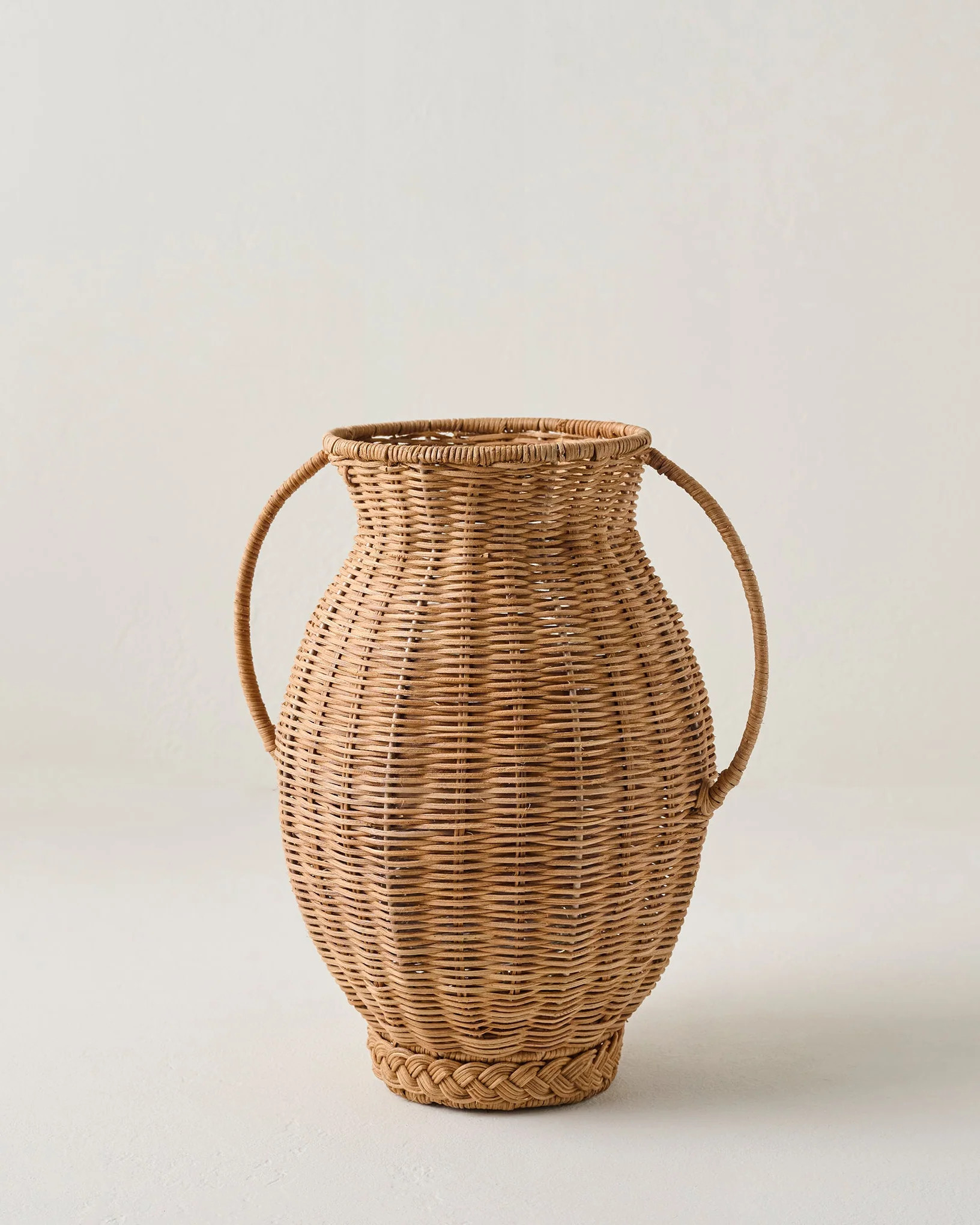 Round Rattan Vase | Magnolia