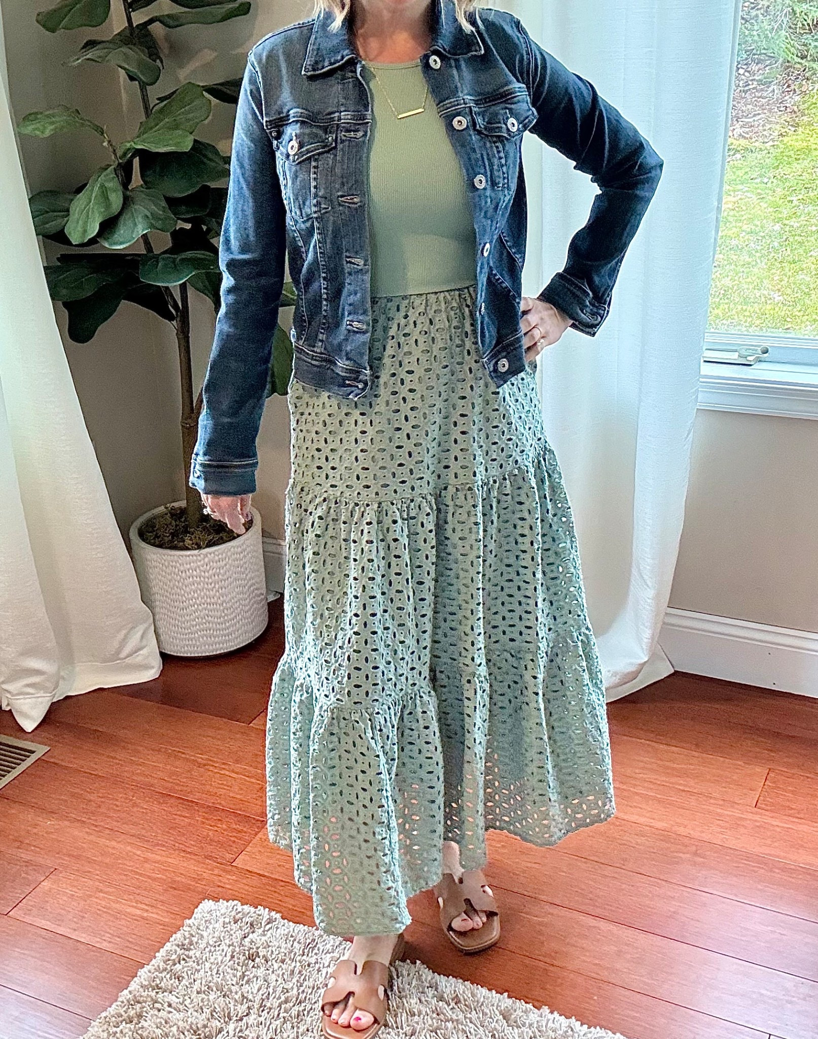 This is one of those dresses you’ll wear on repeat all spring and summer 🌸

It’s super easy to dress up or down — cute with sandals for everyday, or throw on a jean jacket for a more casual layered look. I love pieces like this that are lightweight, flattering, and effortless to style for so many occasions.

Linking it here on my LTK — such a good staple to have in your closet!

#LTKootd #LTKgrwm #LTKOver40
