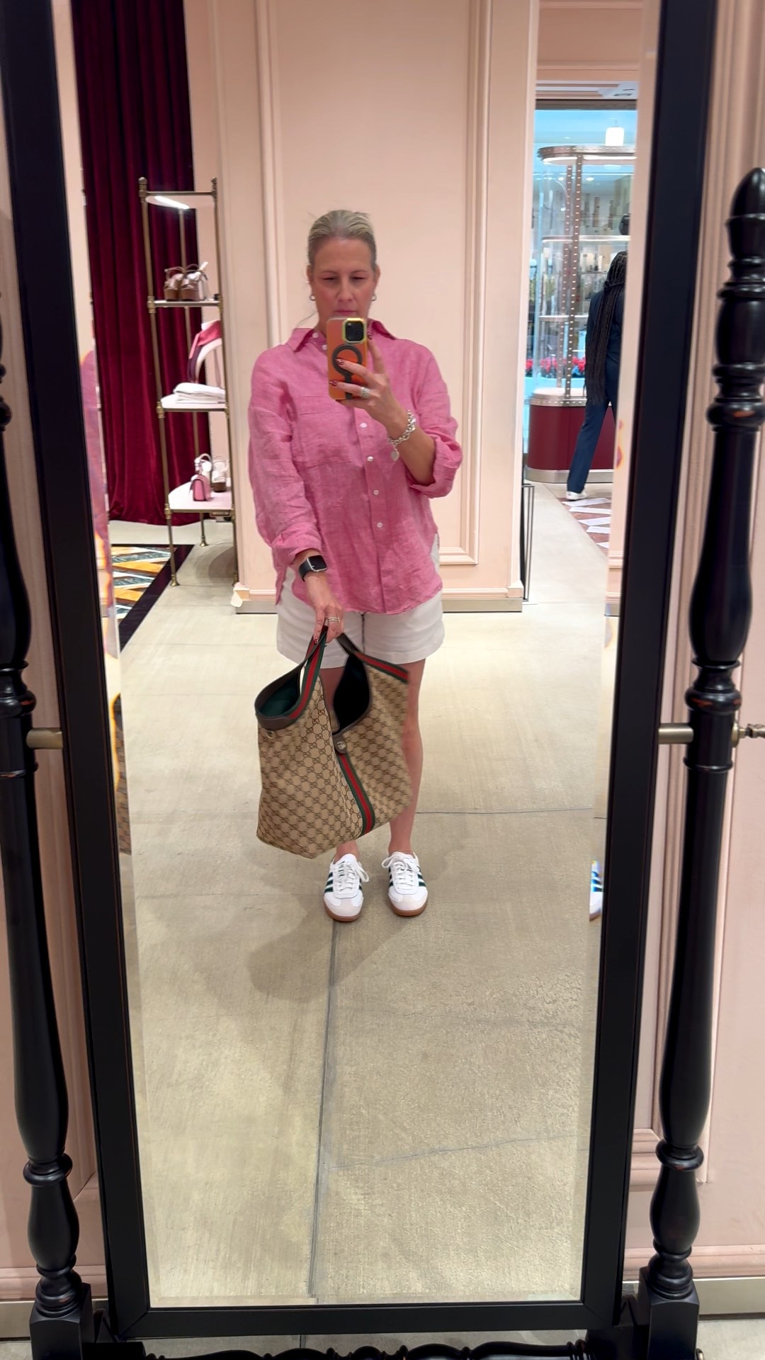 Such a good bag and so unique 

Gucci bags , it bags, trending bags

#LTKTravel #LTKItBag #LTKOver40