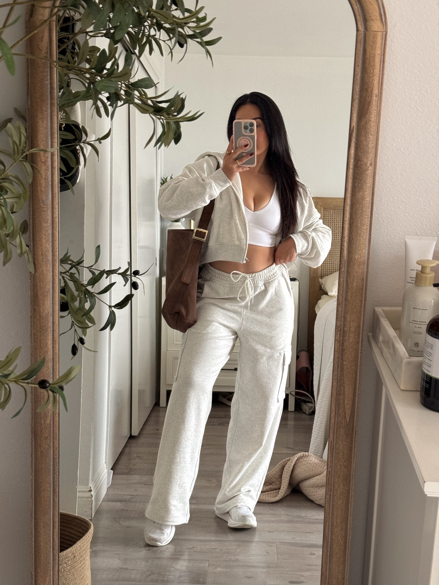 soccer mom fit for today 🤎🤍 wearing size medium for bottoms and sweater and size 8 in bra

#LTKFamily #LTKFitness #LTKShoeCrush