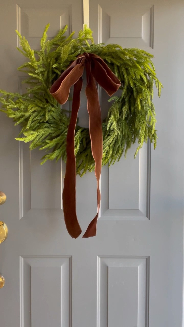 Got the outside all ready for the Holidays🤎🤎 also watched this movie last night and it’s just the best 

#holidayhome #holidaydecor #cozyhome #christmashome #wreath #garland #frontentrydecor

#LTKHoliday #LTKhome #LTKSeasonal