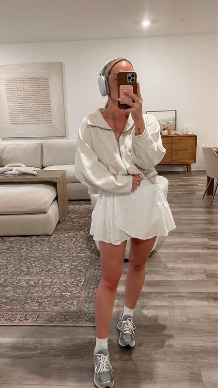 Casual Athleisure Outfit

Neutral Outfit, Alo Yoga Mini Skirt, Workout Outfit, Comfy Casual Outfit, New Balance Sneakers 

#LTKstyletip #LTKSeasonal #LTKshoecrush