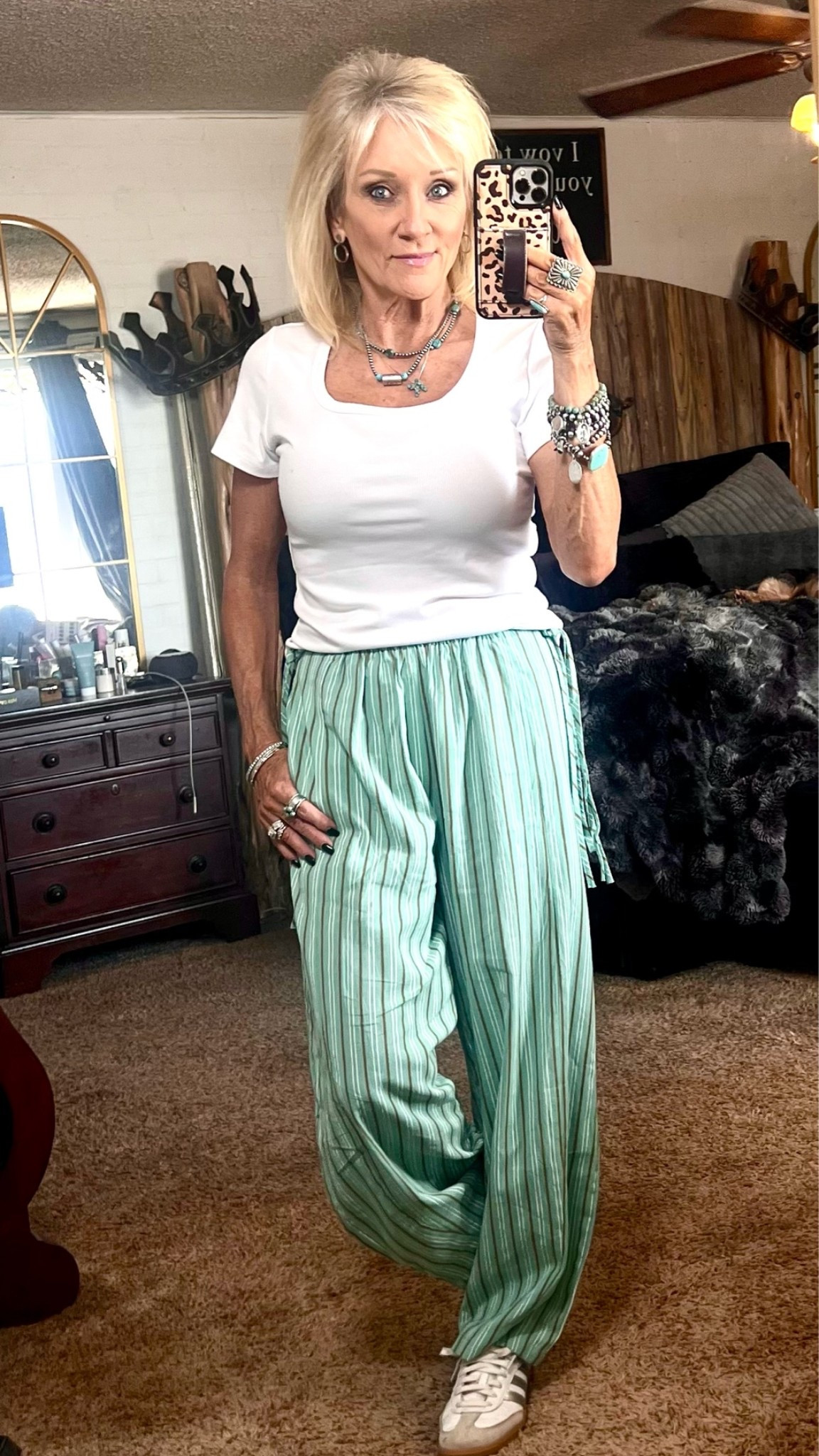 Cute and comfy

#LTKootd #LTKmomlife #LTKOver40