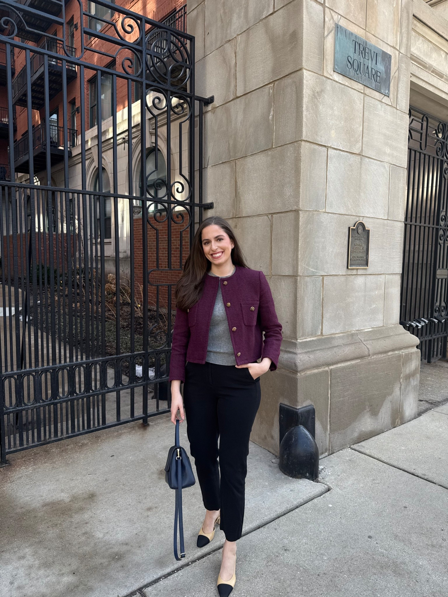 A quick weekend in the Windy City! Hopefully the last bit of winter clothes 🤞🏼

Tweed blazer, burgundy blazer, bash blazer, gray cashmere sweater, short sleeve cashmere sweater, black pants, black work pants, chanel, chanel slingbacks, winter outfit, winter workwear, winter graduation outfit

#LTKTall #LTKTravel #LTKWorkwear