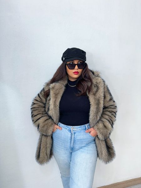 Faux fur coat, winter trend ❄️

code: LOVES7182 for 15% OFF any purchase on SHEIN
Wearing size L 
#curvycoat #fauxfurcoat

#LTKMostLoved #LTKmidsize #LTKplussize