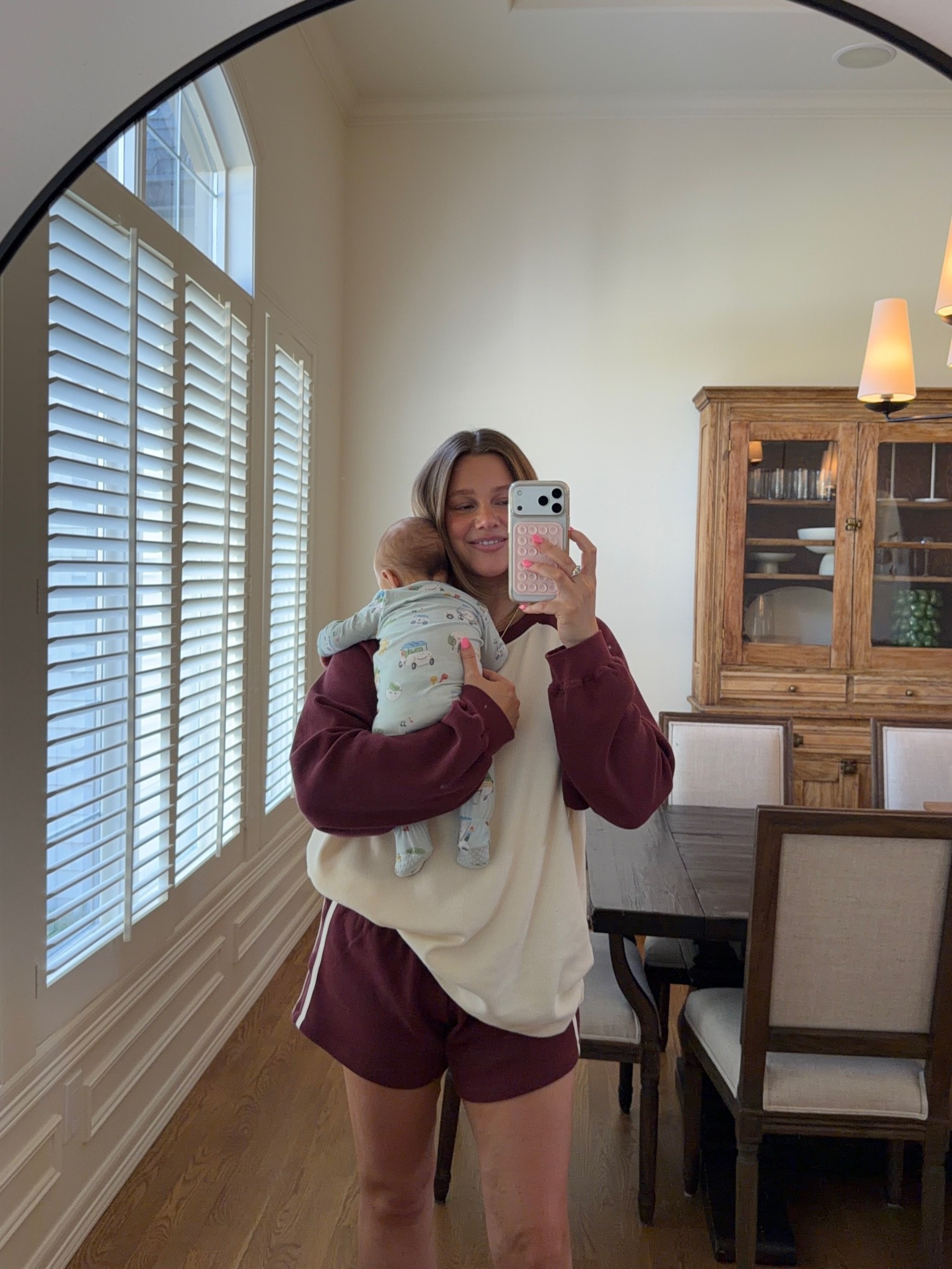 Size M/L in daily drills I think it fits like an XL runs oversized and cozy! I’m 5’5 for reference on length. 

#bresheppard #dailydrills #comfy #matchingset #thermal

#LTKootd
