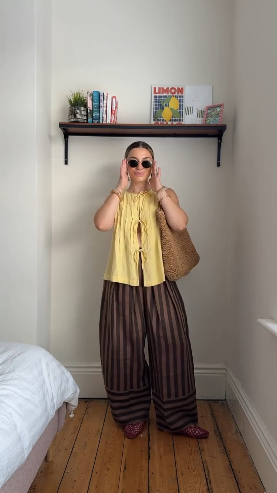 who doesn’t love a yellow & brown colour combo?

outfit 
top @nobodyschild 
trousers* @_beyond_nine 
shoes & jewellery @asos 
bag @topshop 
sunglasses @freepeopleeu 

*AD/gift

#outfitinspo #fashioninspo #ootdinspo #outfitideas #outfits #dailyoutfits #styleinspo #stylinginspo #pinterestoutfit