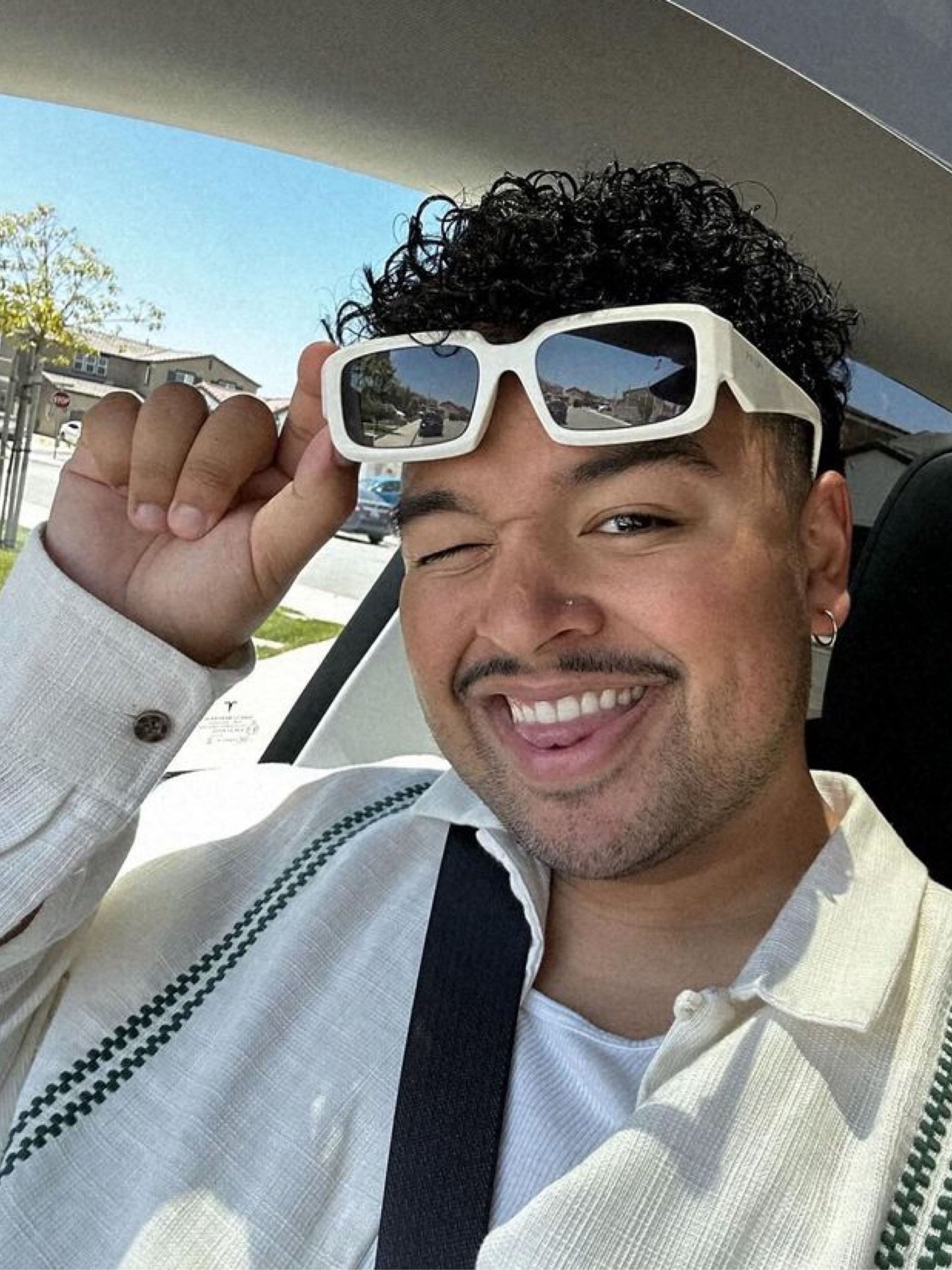 Happy Tuesday babes 🤍

Sunnies from Prada, jewelry from Kay Jewelry, t-shirt from PacSun and beauty from Fenty & Rare beauty

#beauty #men #skincare #haircare #prada 

#LTKStyleTip #LTKU #LTKMens
