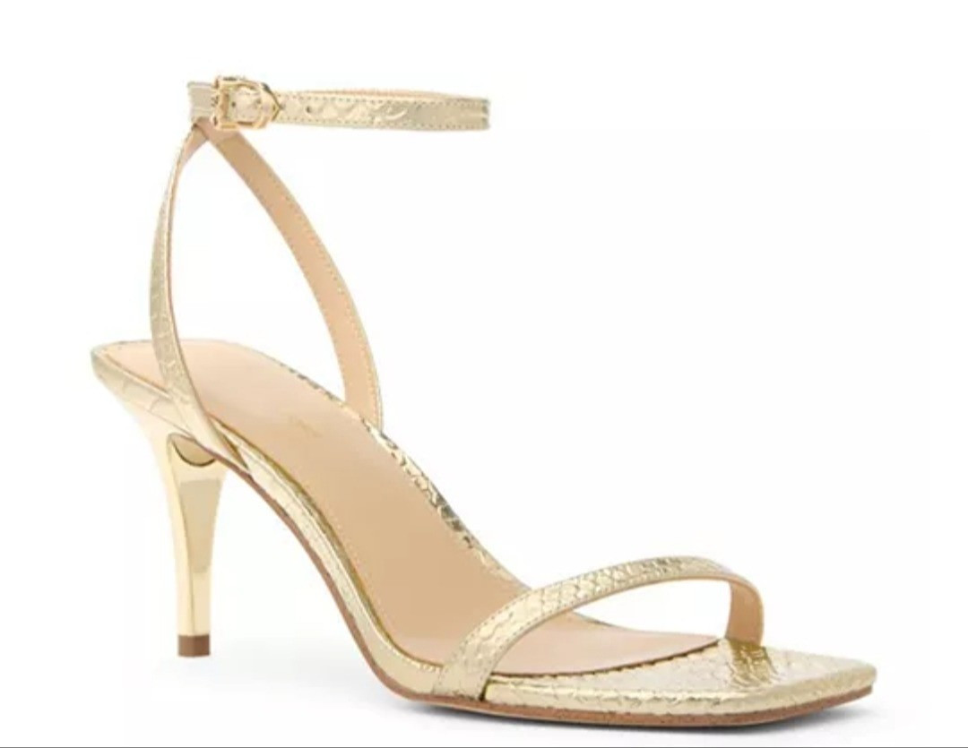 Gold heels

#LTKFindsUnder100 #LTKSaleAlert #LTKShoeCrush