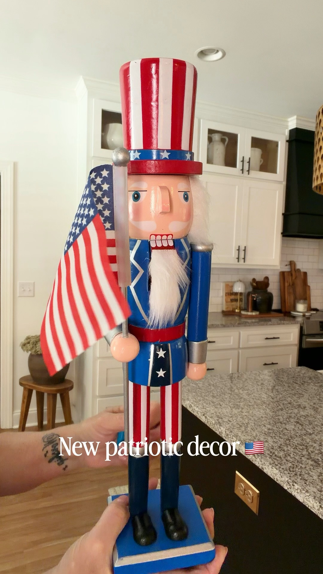 I love all of these budget-friendly pieces! I’ll be using them for all of the patriotic holidays coming up, but honestly they’re perfect to style all Summer long too. There’s just something about summertime that makes you want to pull out all the USA decor! ❤️🤍💙