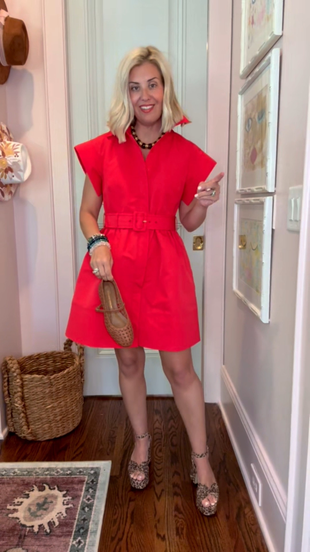 Such a classy dress and super flattering! 
Dress - 2
Flats - 7.5 (sized 1/2 down)

*code Catherine20 at Allie + Bess

#LTKdayinmylife #LTKootd #LTKmomlife