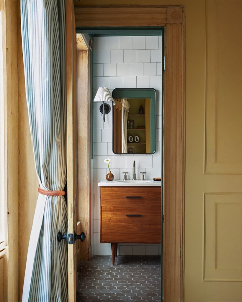 A little paint goes a long way—proof is in our primary bathroom. #Douter by @farrowandball from their New Colours collection completely transformed this space, bringing depth, mood, and a refined edge. Inspired by the aged patina of antique candle snuffers, this rich green reimagines our beloved #InchyraBlue with a sophisticated twist. Sometimes, all a space needs is the perfect shade. #FarrowandBall 

📸: @gloriakilbourne 
#bathroomdesıgn #BrownstoneBoys #bathroom