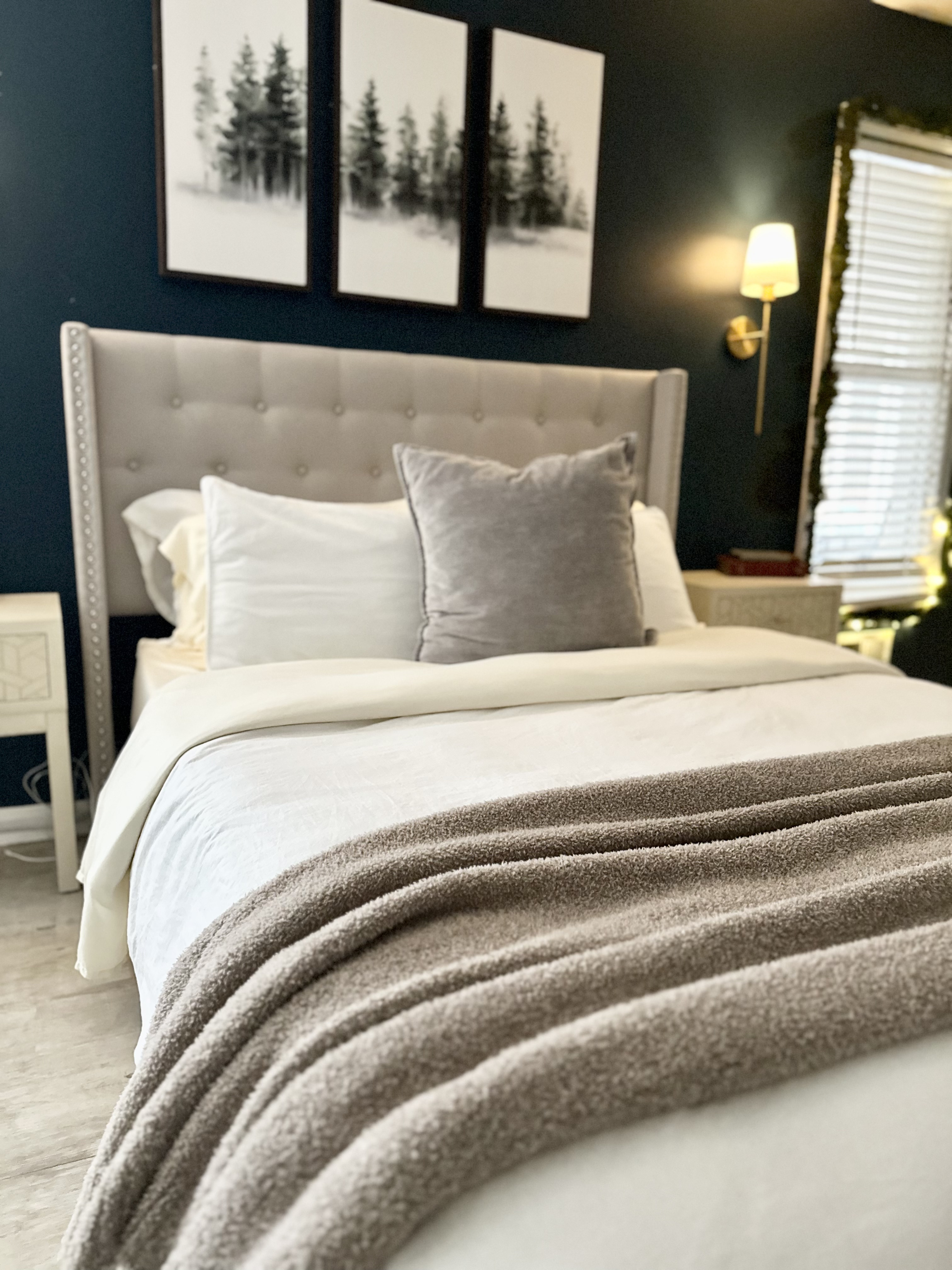 The coziest vibes 🌲

White bedding, linen bedding, bedroom refresh, cozy bedroom

#LTKSeasonal #LTKHome