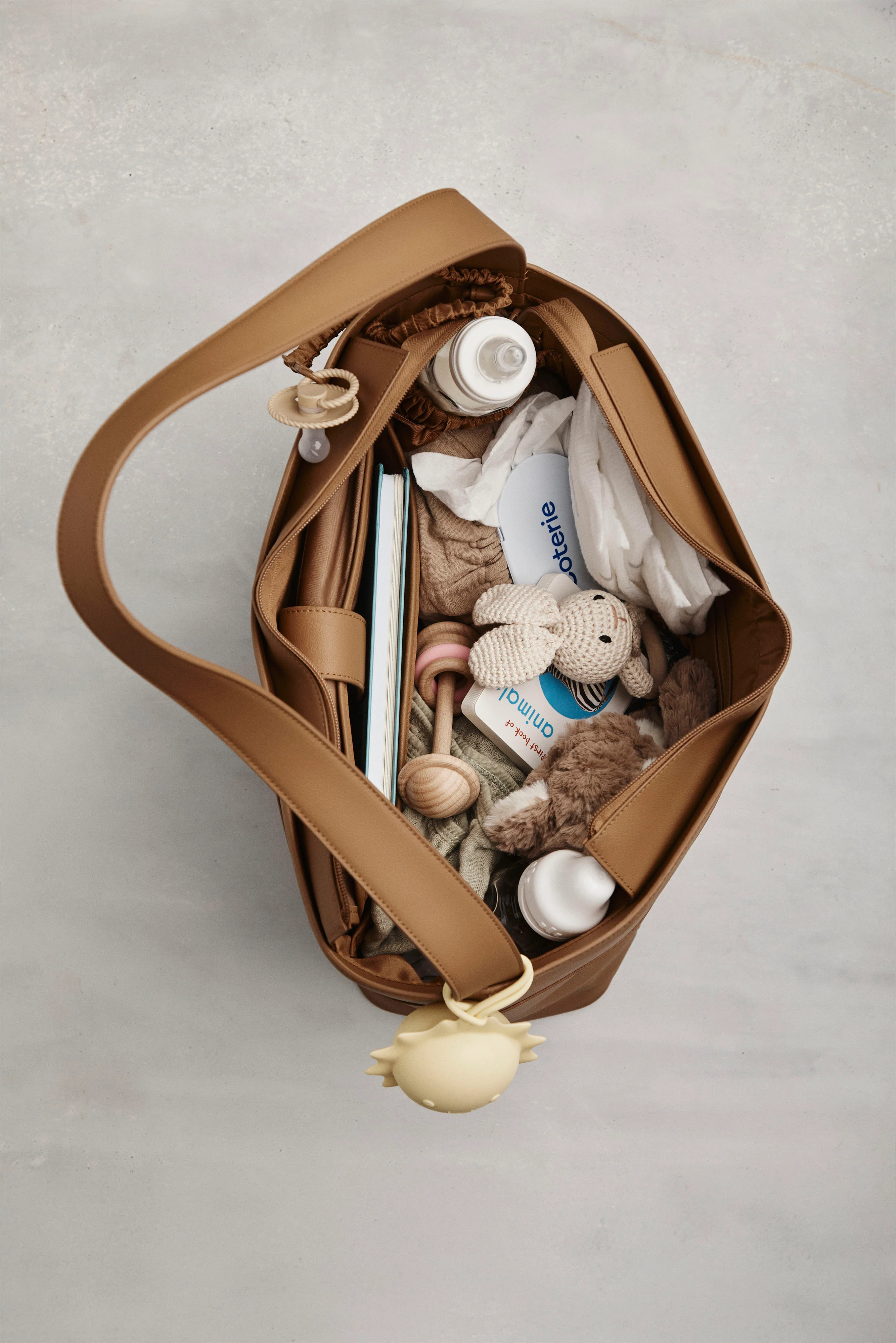 The Diaper Tote in Camel | BEIS