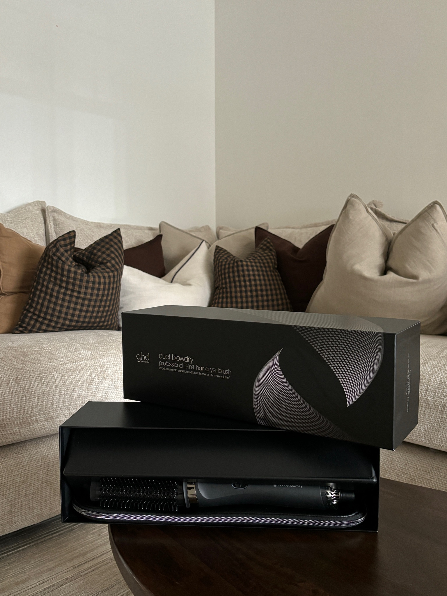 ghd, duet blowdry brush, hair tool, hair brush, blowdry, black friday sale, 25% off, 

#LTKbeauty #LTKeurope #LTKsalealert