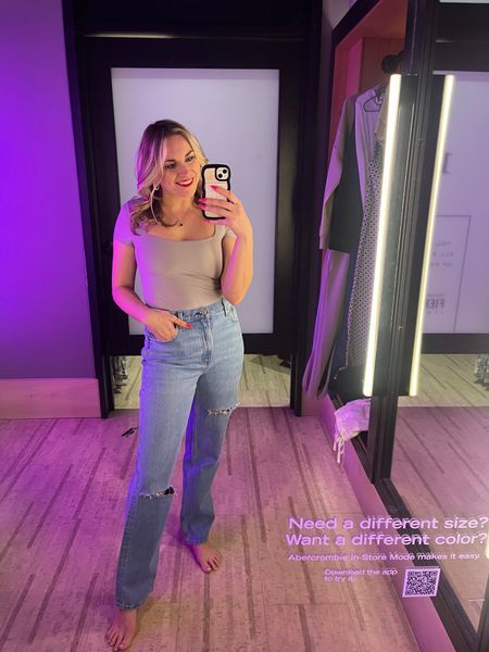 A few hours left for the 15% on almost everything at Abercrombie! 

I’m wearing the Ultra High Rise “90s Straight” in a 29 8R. 

I absolutely love the fit of these and how they hugged in all the right places. I also love this simply body suit for the perfect tucked in shirt. 



#LTKSpringSale #LTKstyletip #LTKsalealert