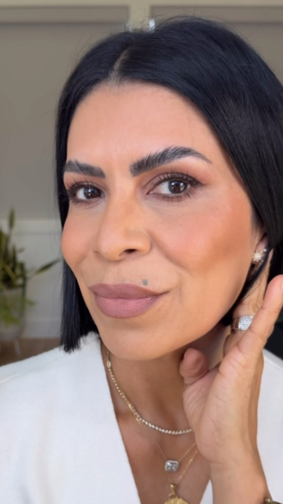 Makeup by Mario NEW Ethereal Eyes Nature is to die for!
Here is Quick and easy eye look using this baby…
So many possibilities…..
All Applied with my BK Beauty Brushes
Code: SONIAH10


#LTKStyleTip #LTKBeauty #LTKOver40