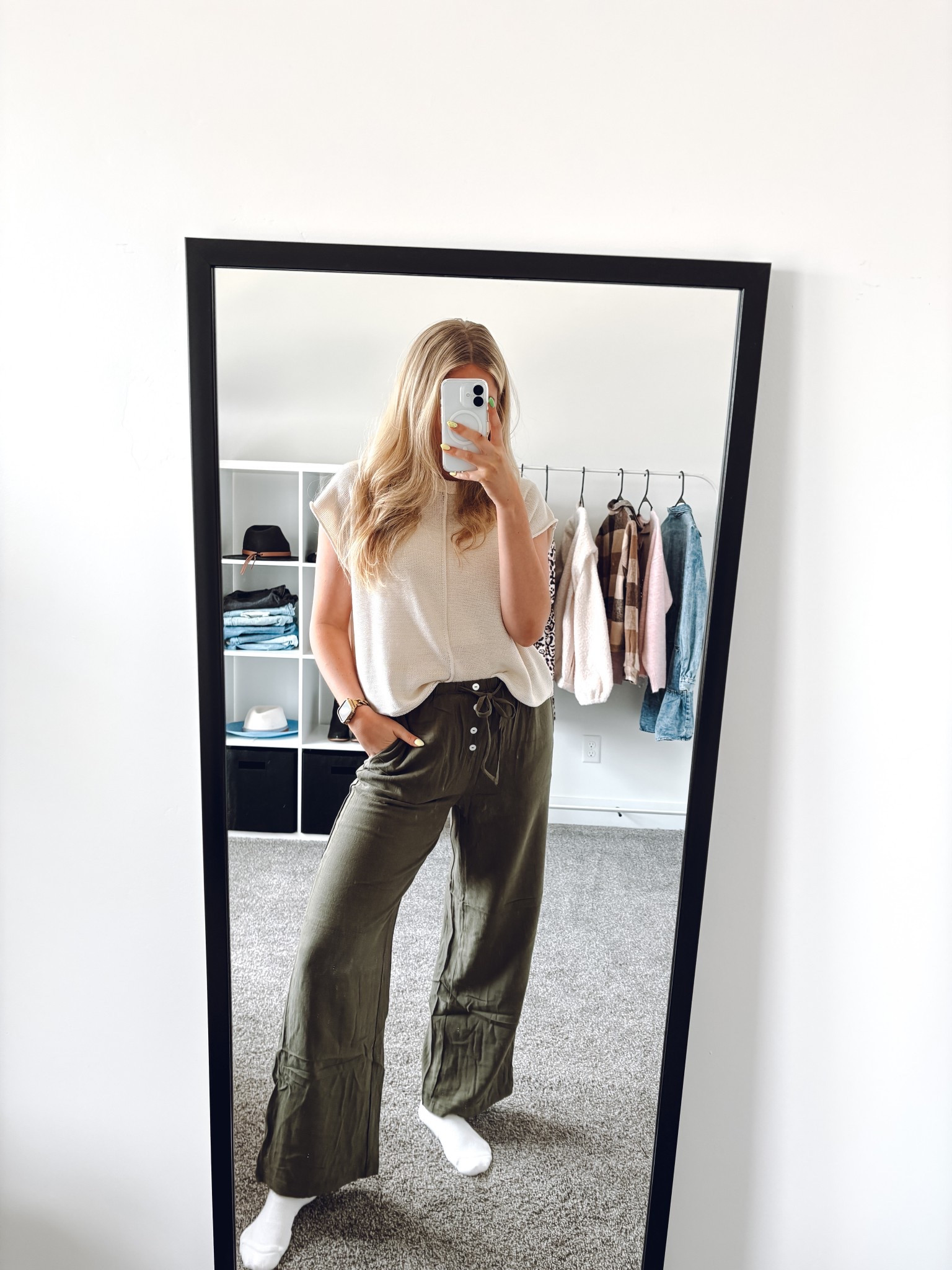 linen pants that can be dressed up or down!! so comfortable! true to size, wearing M and I’m 5’6”
Top: true to size

| spring pants | spring outfit | summer pants | work pants | linen pants | teacher pants | teacher outfit | workwear | amazon

#LTKFindsUnder100 #LTKSeasonal #LTKWorkwear