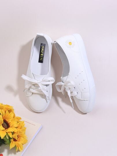 Flower Embroidered Slip On Sneakers | SHEIN
