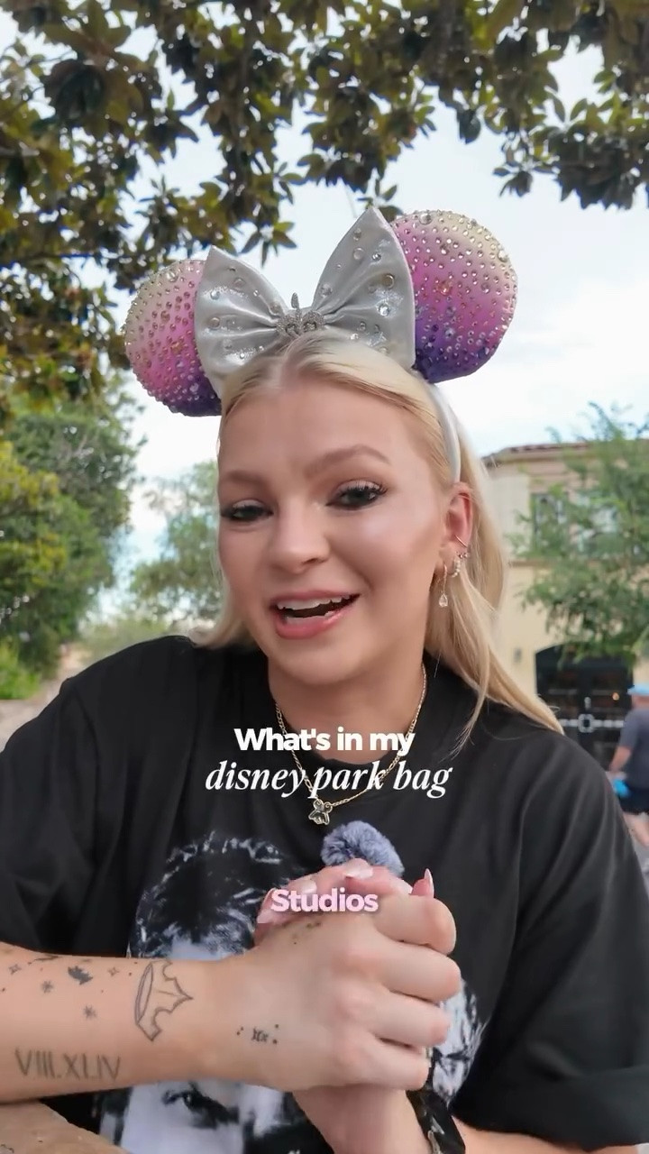 What’s in my Stoney Clover Jumbo Fanny pack!! 

The jumbo fanny pack from stoney clover is one of my favorite park bags because it holds so much & their Disney patterns are 😮‍💨

#LTKdayinmylife #LTKootd
