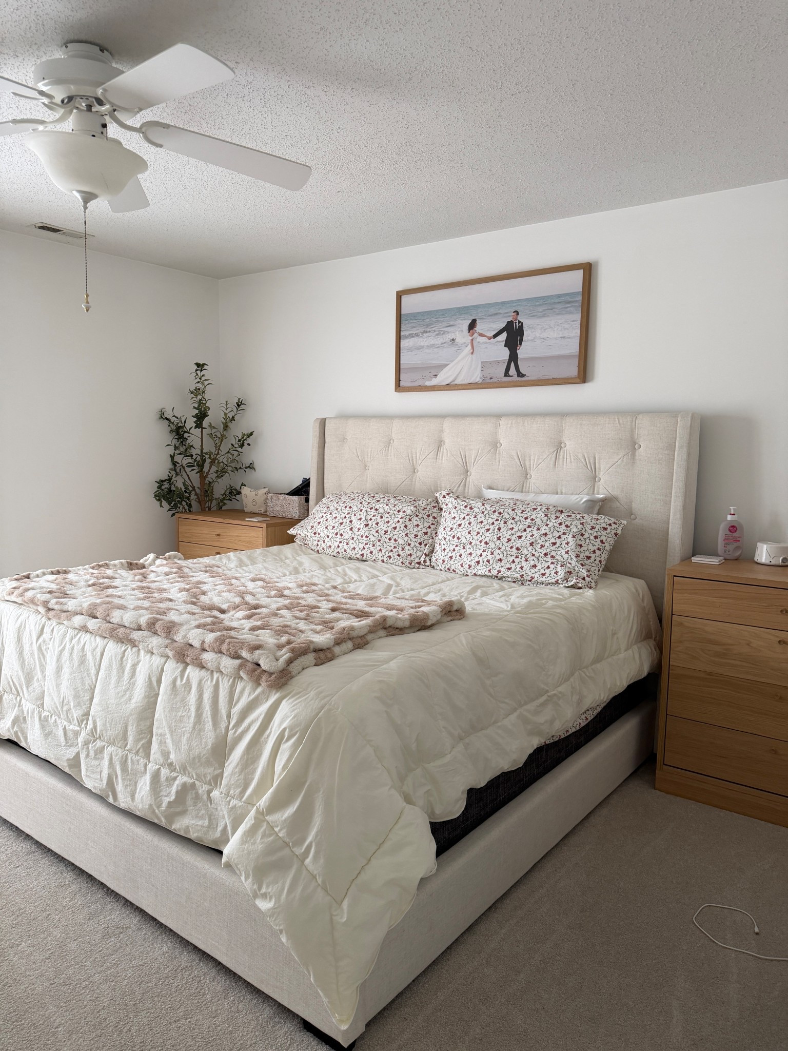 Linked what I could! 

• Photo is from Smallwood Home 💛
• Code COMEAU or LAURENELIZABETH works for a discount from Lola Blankets 
• Our bed frame is from a local store called Willis Furniture but I linked similar styles 

#LTKHome #LTKHoliday #LTKCyberWeek