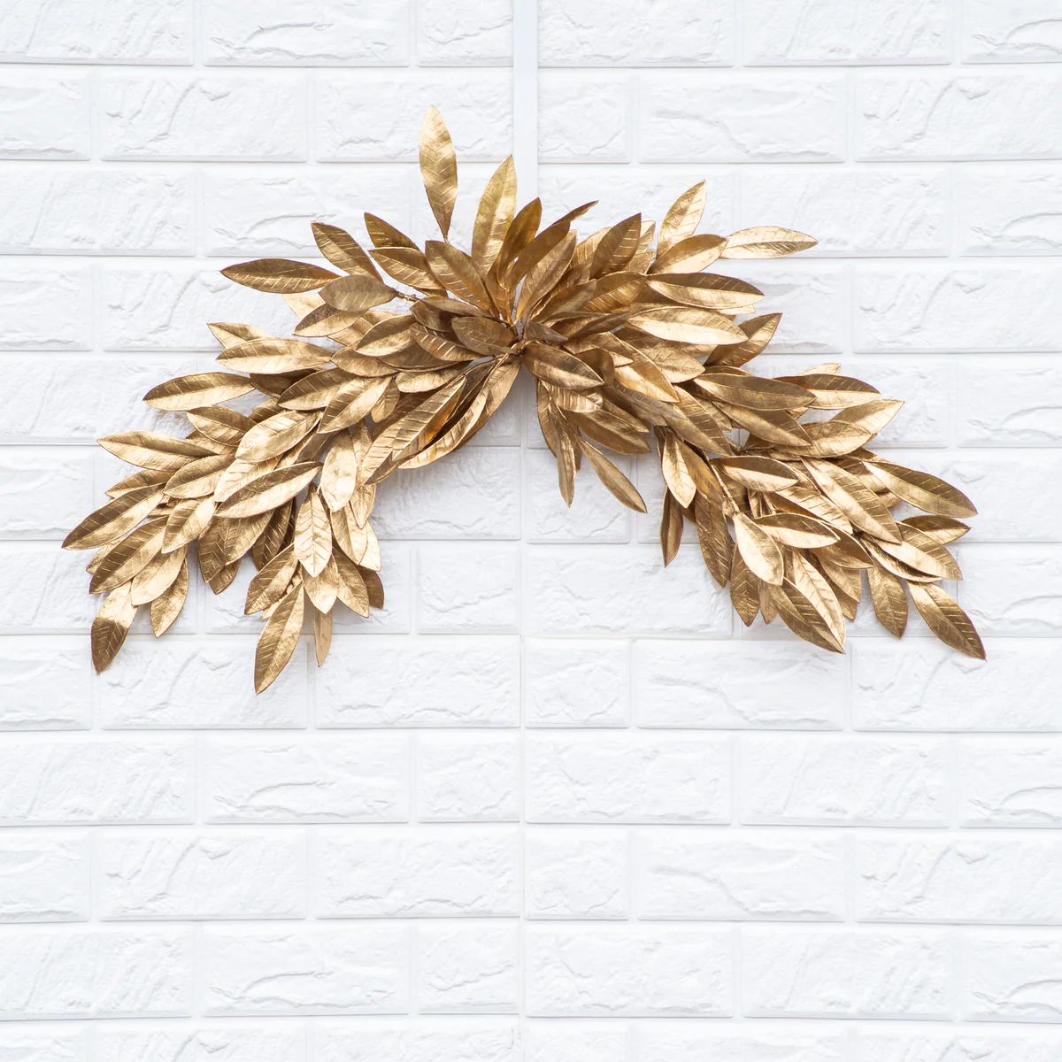Antiqued Gold Bay Leaf Christmas Holiday Mantel Swag | Darby Creek Trading
