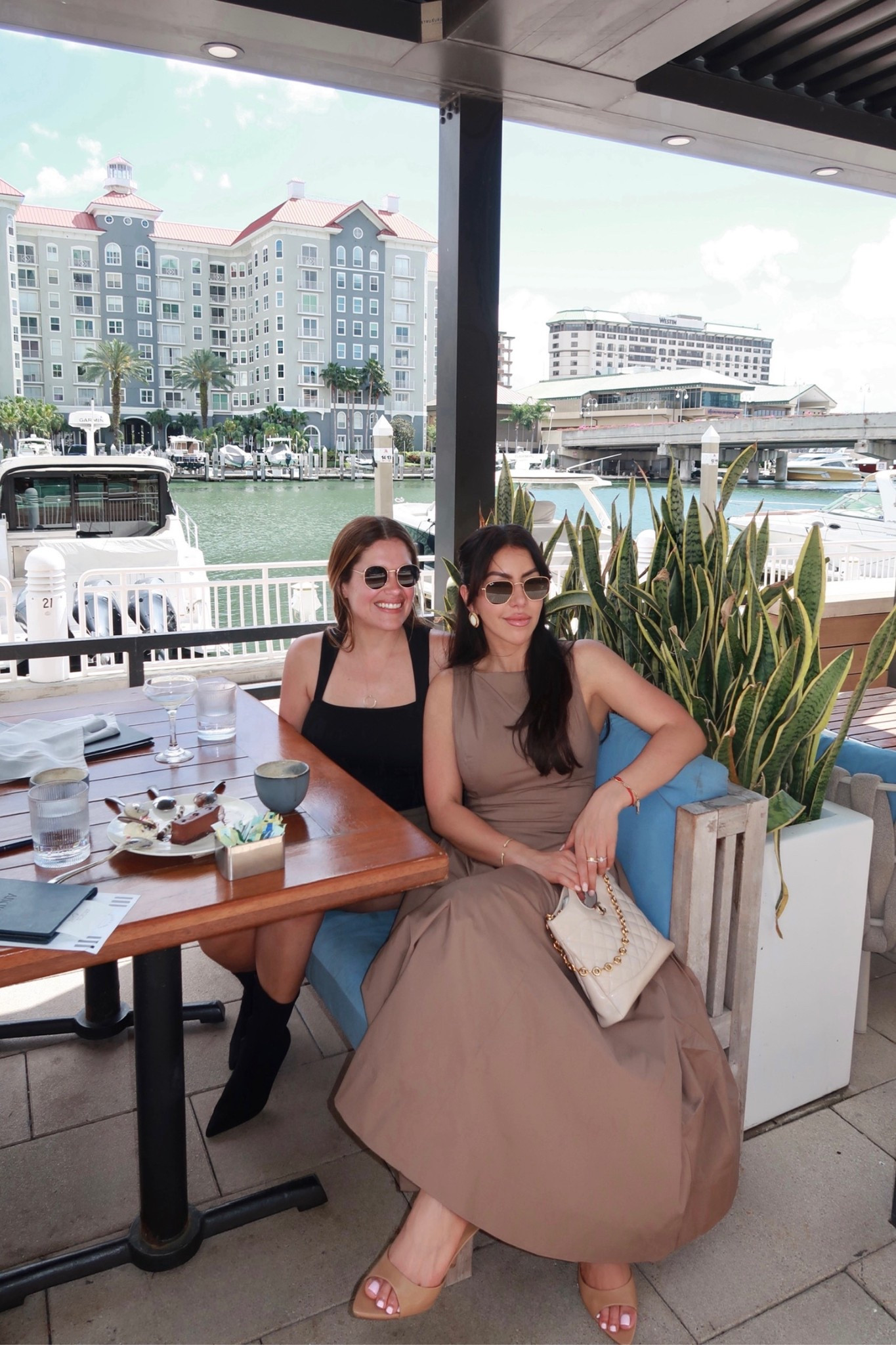 I love this poplin dress from Aritzia! 

Wearing size small 2. Such a cute Summer outfit for brunch with the girls!

Poplin dress, sleeveless dress, classy dress, aritzia outfit, cotton dress, summer vacation outfit 

#LTKgrwm #LTKootd #LTKSeasonal