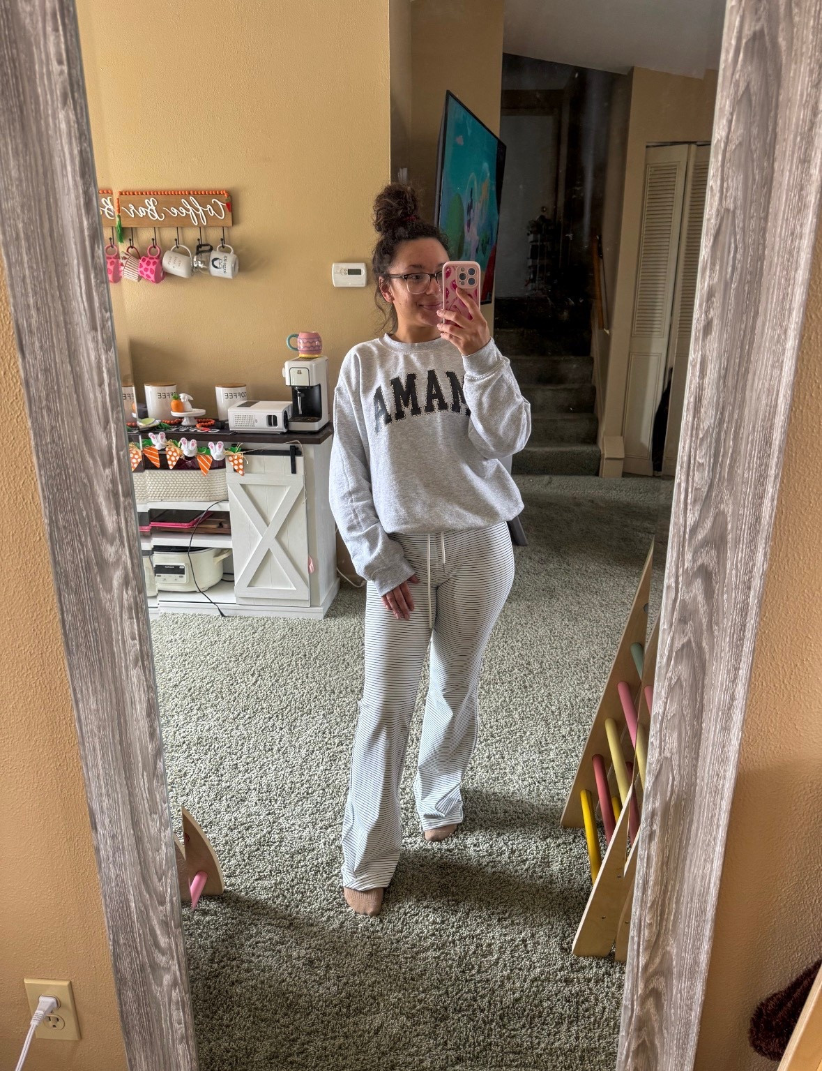 Comfy but still cute for today’s errand run 🤍

This is my “throw it on & still feel put together” mom outfit

Linking the yoga pants! 

Exact sweatshirt is in my TikTok Shop 🤍

#LTKStyle #LTKFinds #MomStyle #ComfyChic #ErrandOutfit #MomUniform #CasualStyle #FlareLeggings #EverydayOutfit

#LTKmomlife #LTKootd