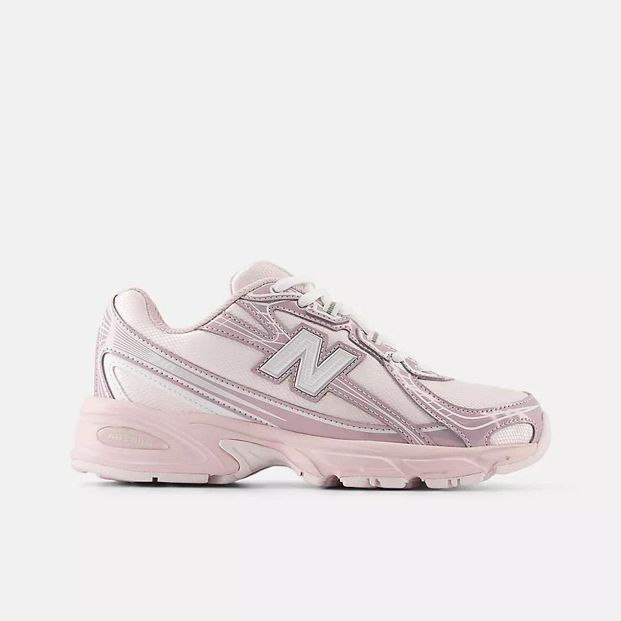 740 Lace | New Balance Athletics, Inc.